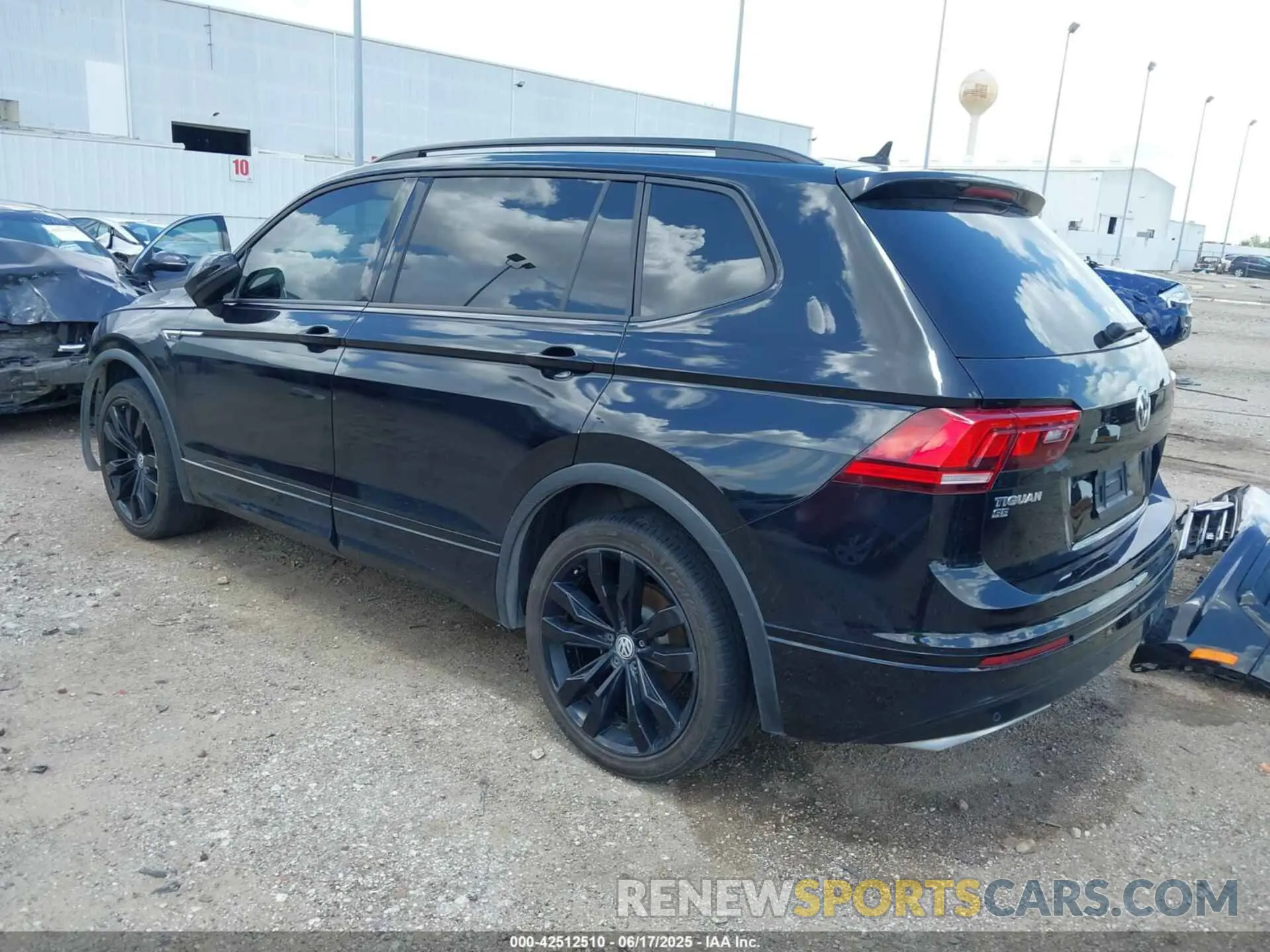 3 Photograph of a damaged car 3VV3B7AX2MM083317 VOLKSWAGEN TIGUAN 2021