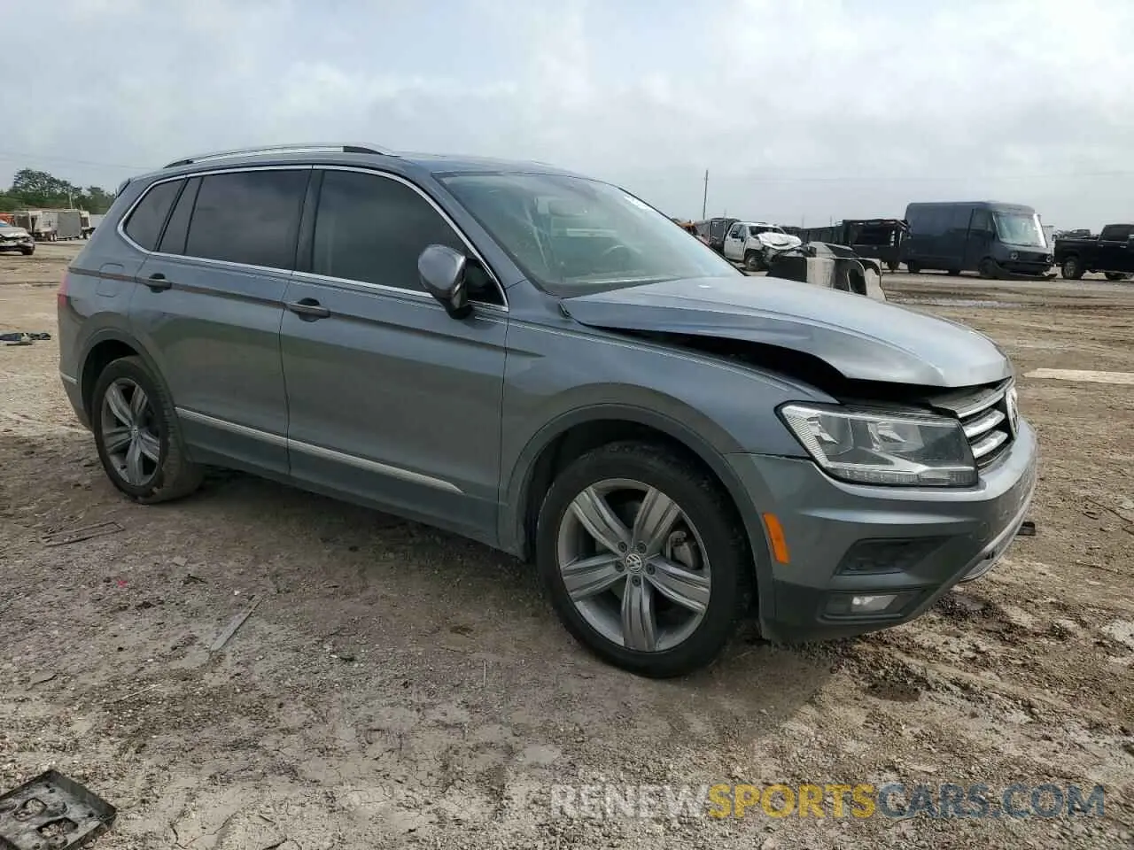 4 Photograph of a damaged car 3VV3B7AX3MM013955 VOLKSWAGEN TIGUAN 2021