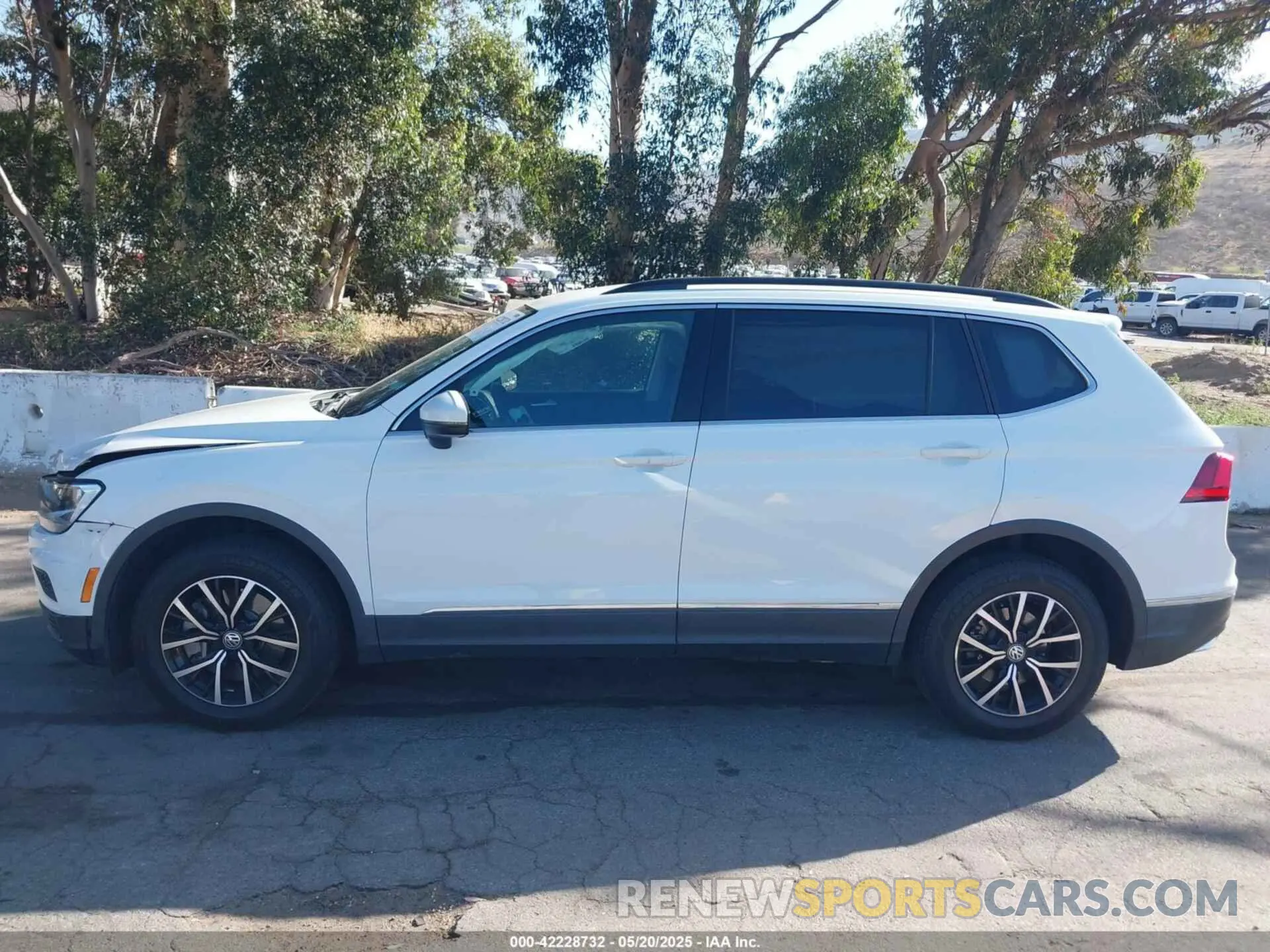 14 Photograph of a damaged car 3VV3B7AX3MM038340 VOLKSWAGEN TIGUAN 2021