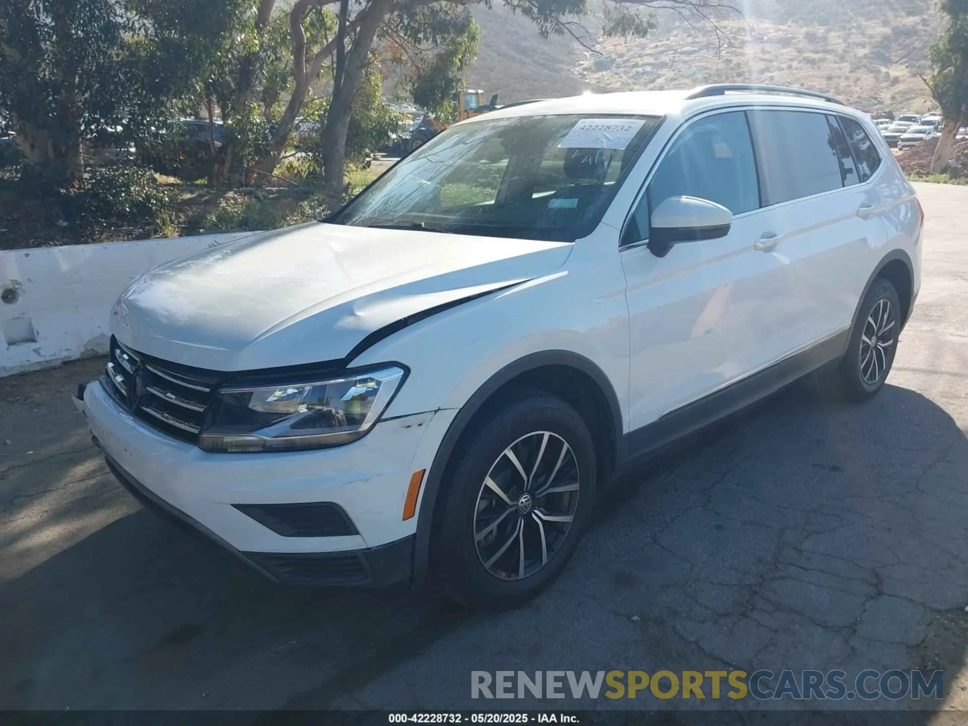 2 Photograph of a damaged car 3VV3B7AX3MM038340 VOLKSWAGEN TIGUAN 2021