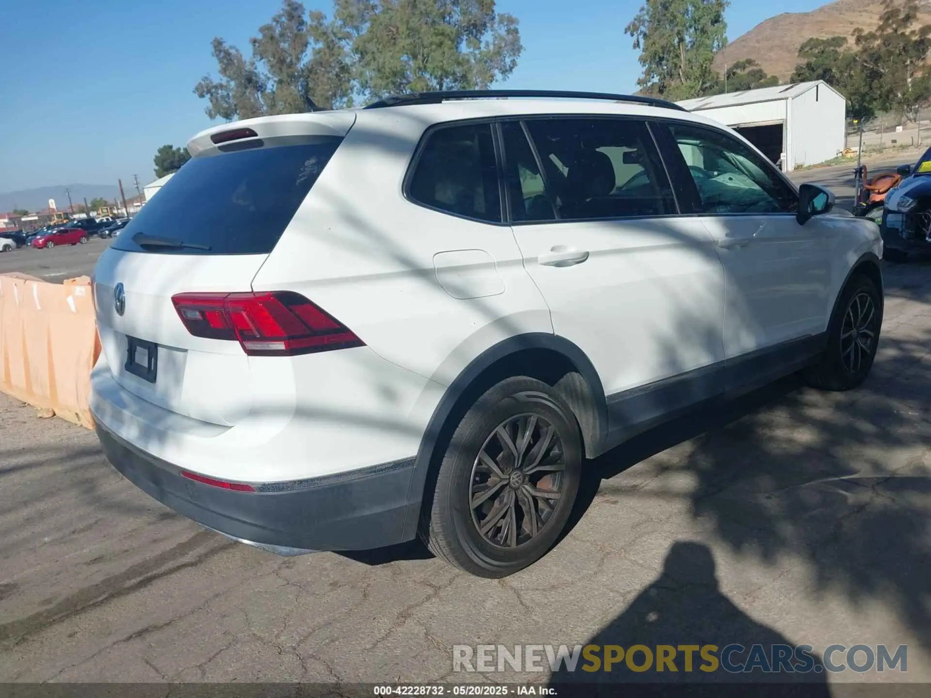 4 Photograph of a damaged car 3VV3B7AX3MM038340 VOLKSWAGEN TIGUAN 2021