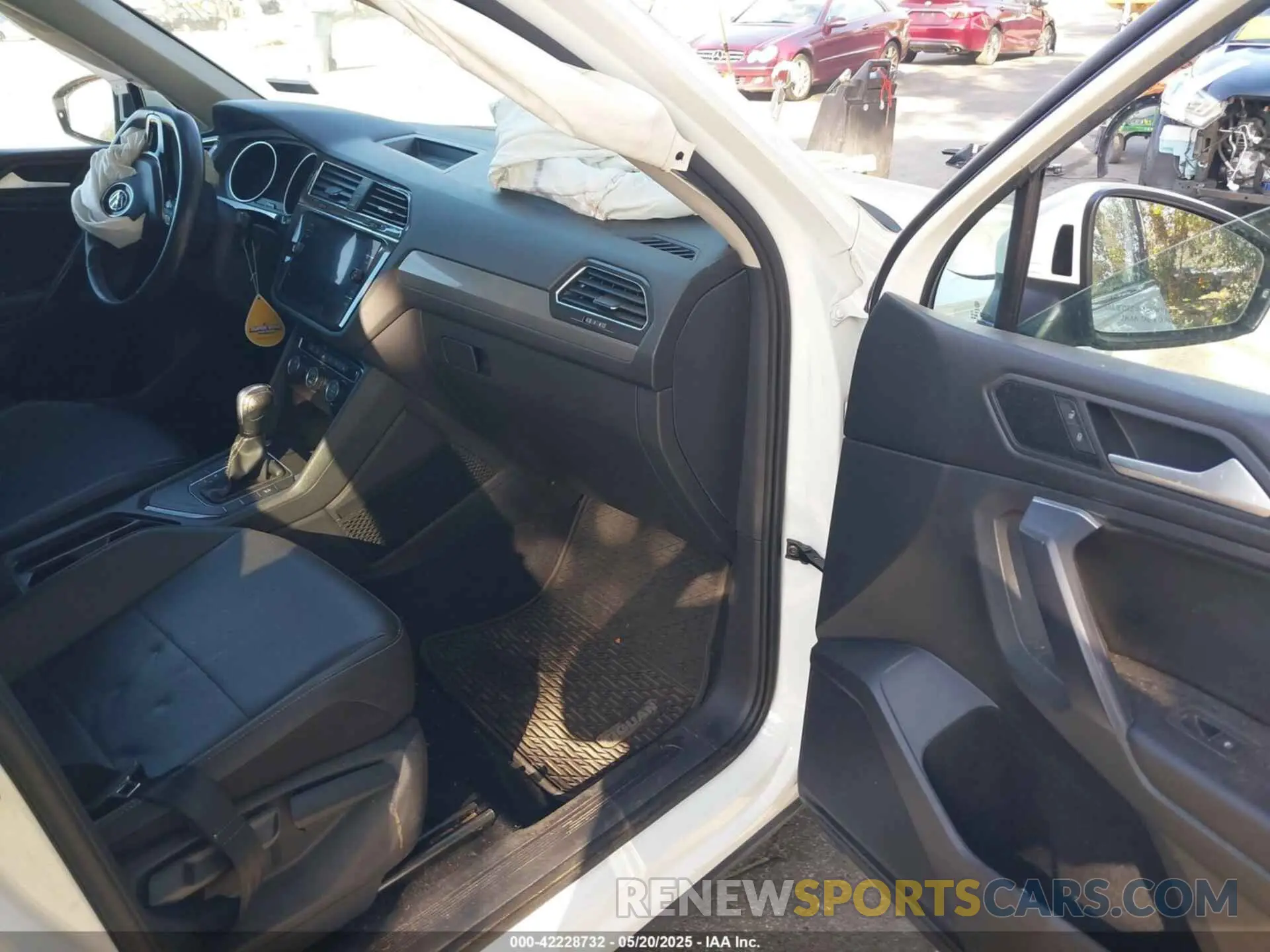 5 Photograph of a damaged car 3VV3B7AX3MM038340 VOLKSWAGEN TIGUAN 2021