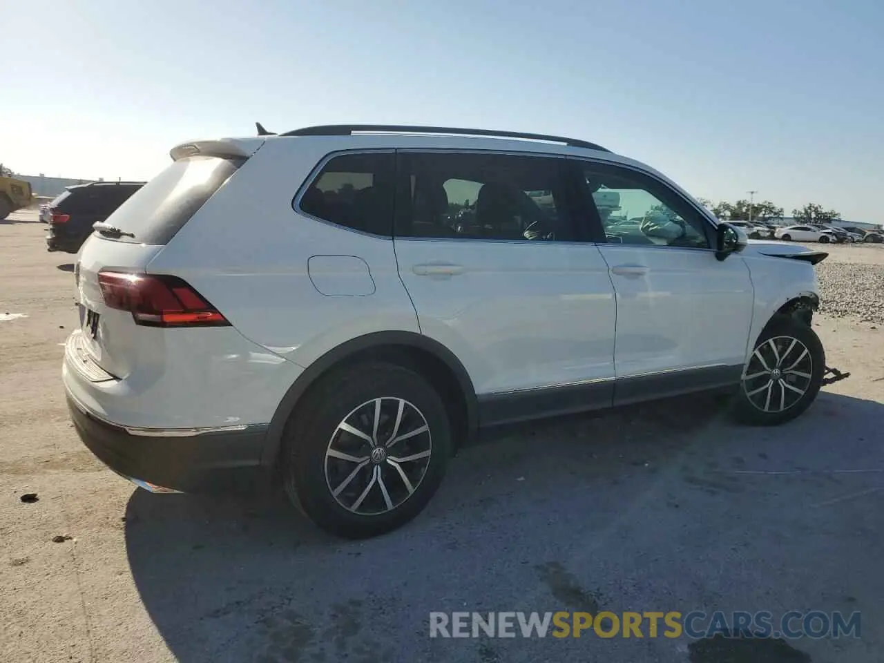 3 Photograph of a damaged car 3VV3B7AX3MM038550 VOLKSWAGEN TIGUAN 2021