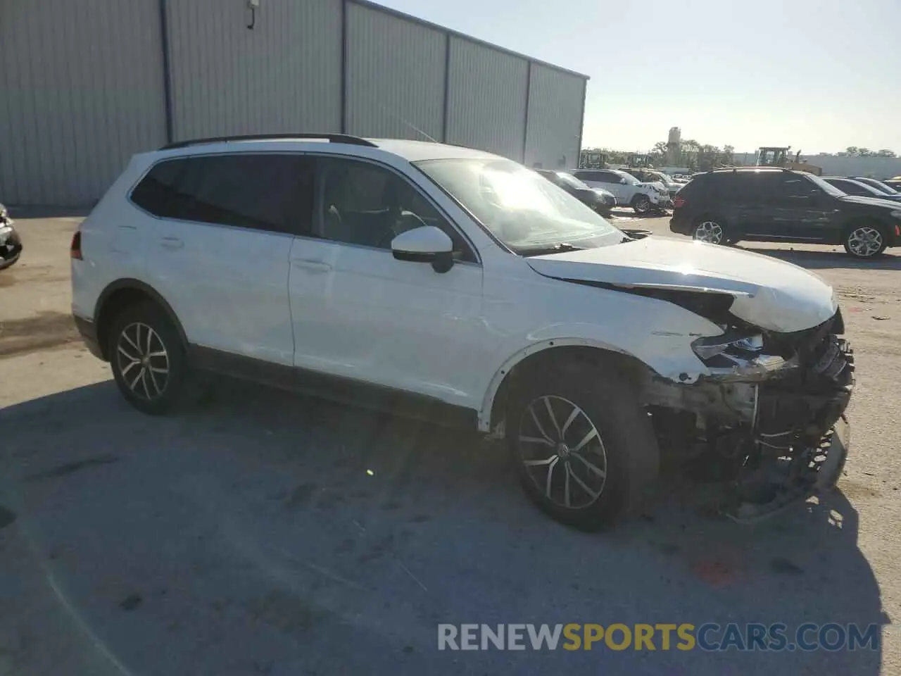 4 Photograph of a damaged car 3VV3B7AX3MM038550 VOLKSWAGEN TIGUAN 2021