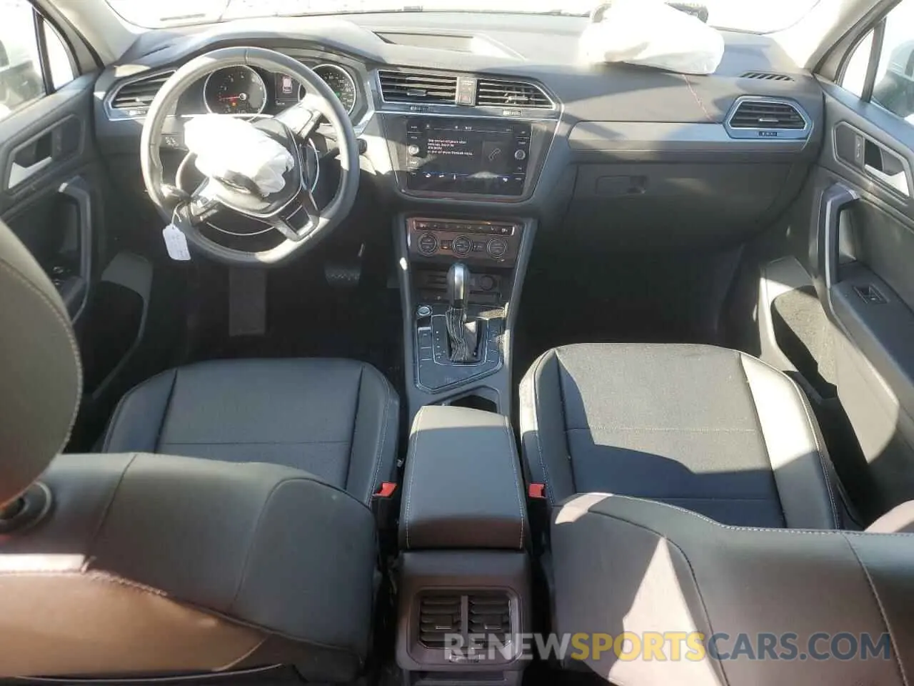 8 Photograph of a damaged car 3VV3B7AX3MM038550 VOLKSWAGEN TIGUAN 2021