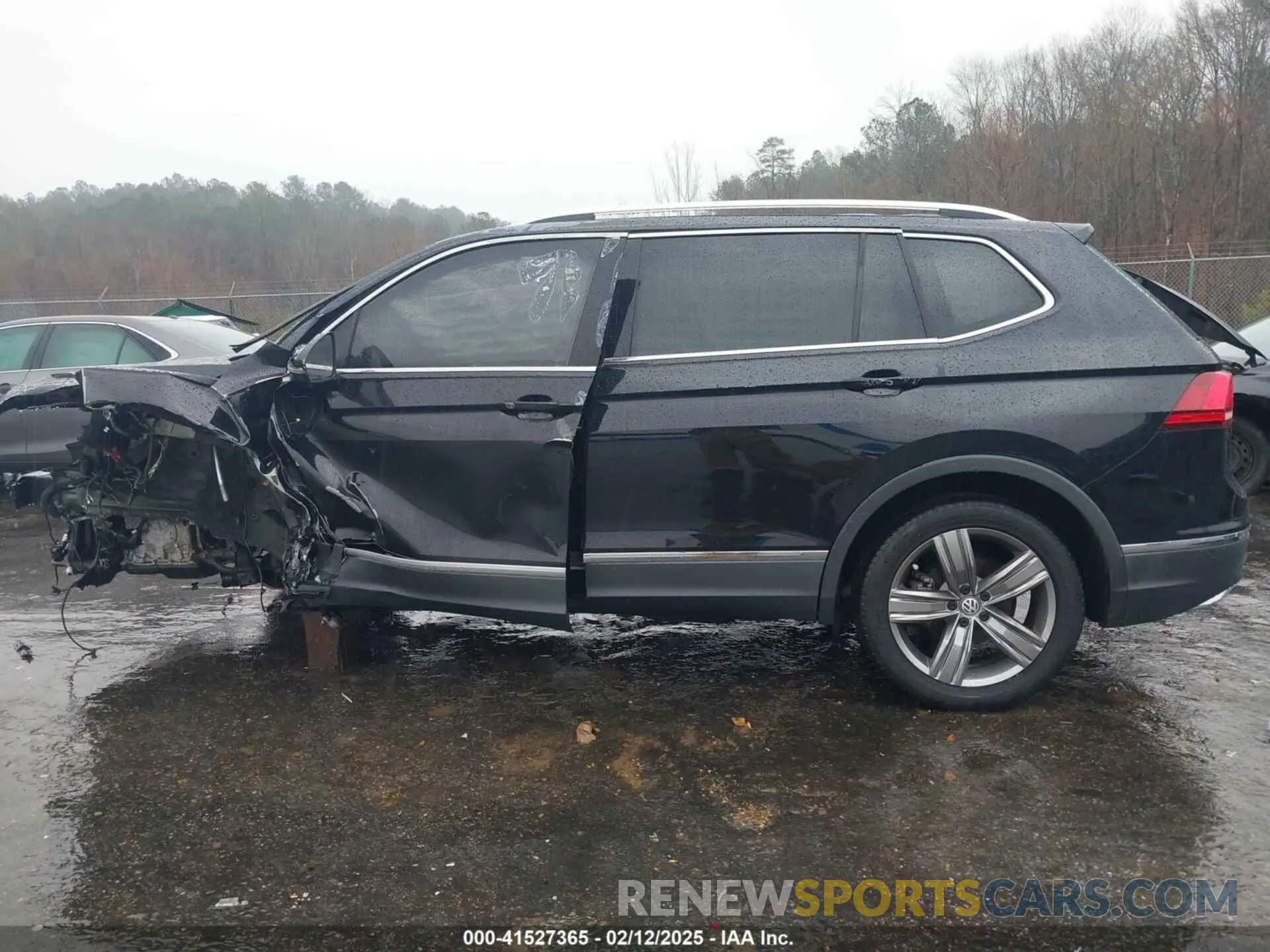14 Photograph of a damaged car 3VV3B7AX3MM058751 VOLKSWAGEN TIGUAN 2021
