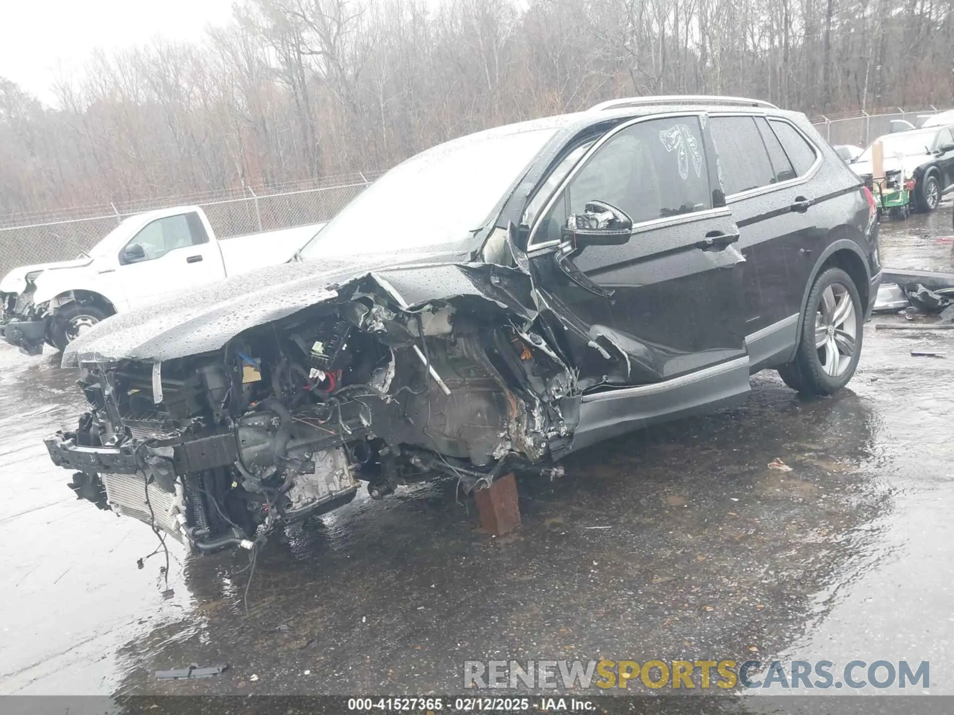 2 Photograph of a damaged car 3VV3B7AX3MM058751 VOLKSWAGEN TIGUAN 2021