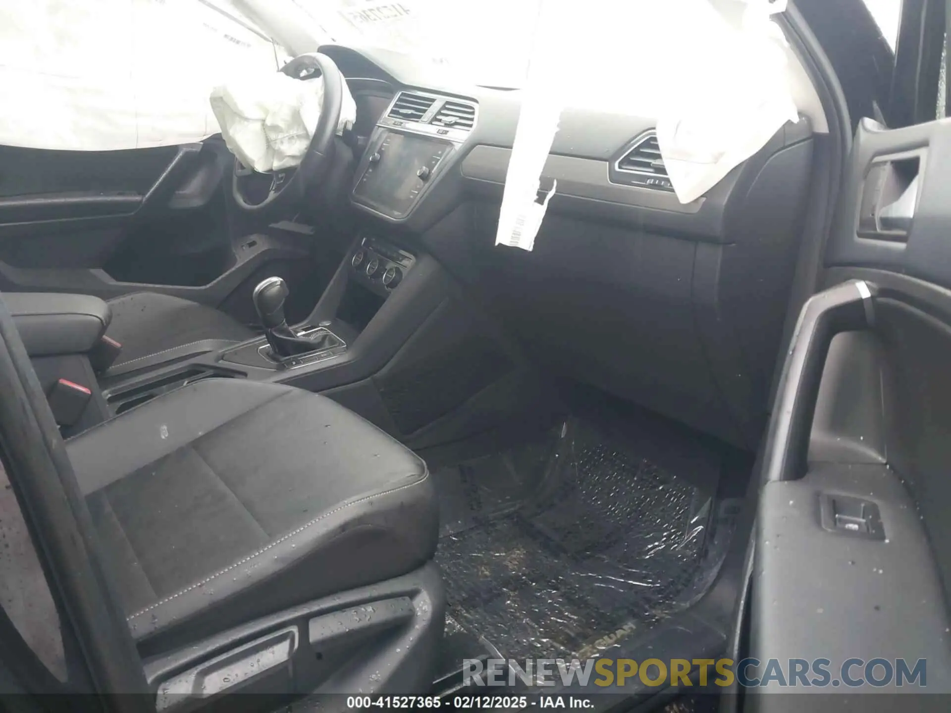 5 Photograph of a damaged car 3VV3B7AX3MM058751 VOLKSWAGEN TIGUAN 2021