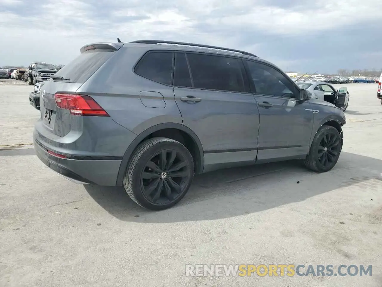 3 Photograph of a damaged car 3VV3B7AX3MM116051 VOLKSWAGEN TIGUAN 2021