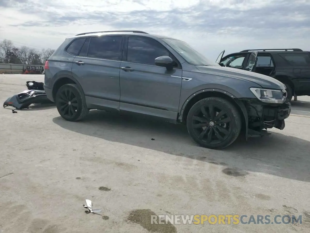 4 Photograph of a damaged car 3VV3B7AX3MM116051 VOLKSWAGEN TIGUAN 2021