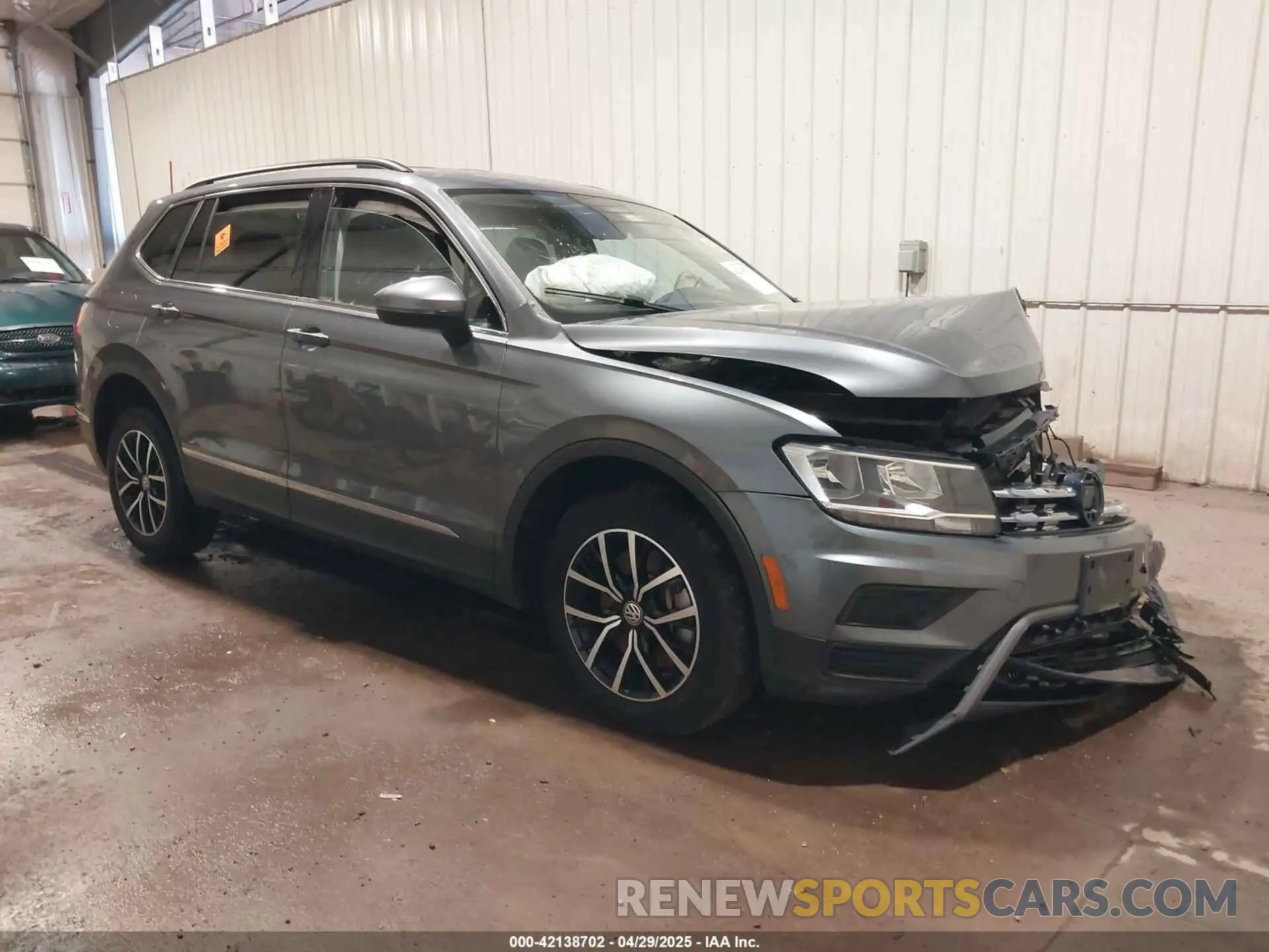 1 Photograph of a damaged car 3VV3B7AX3MM118463 VOLKSWAGEN TIGUAN 2021