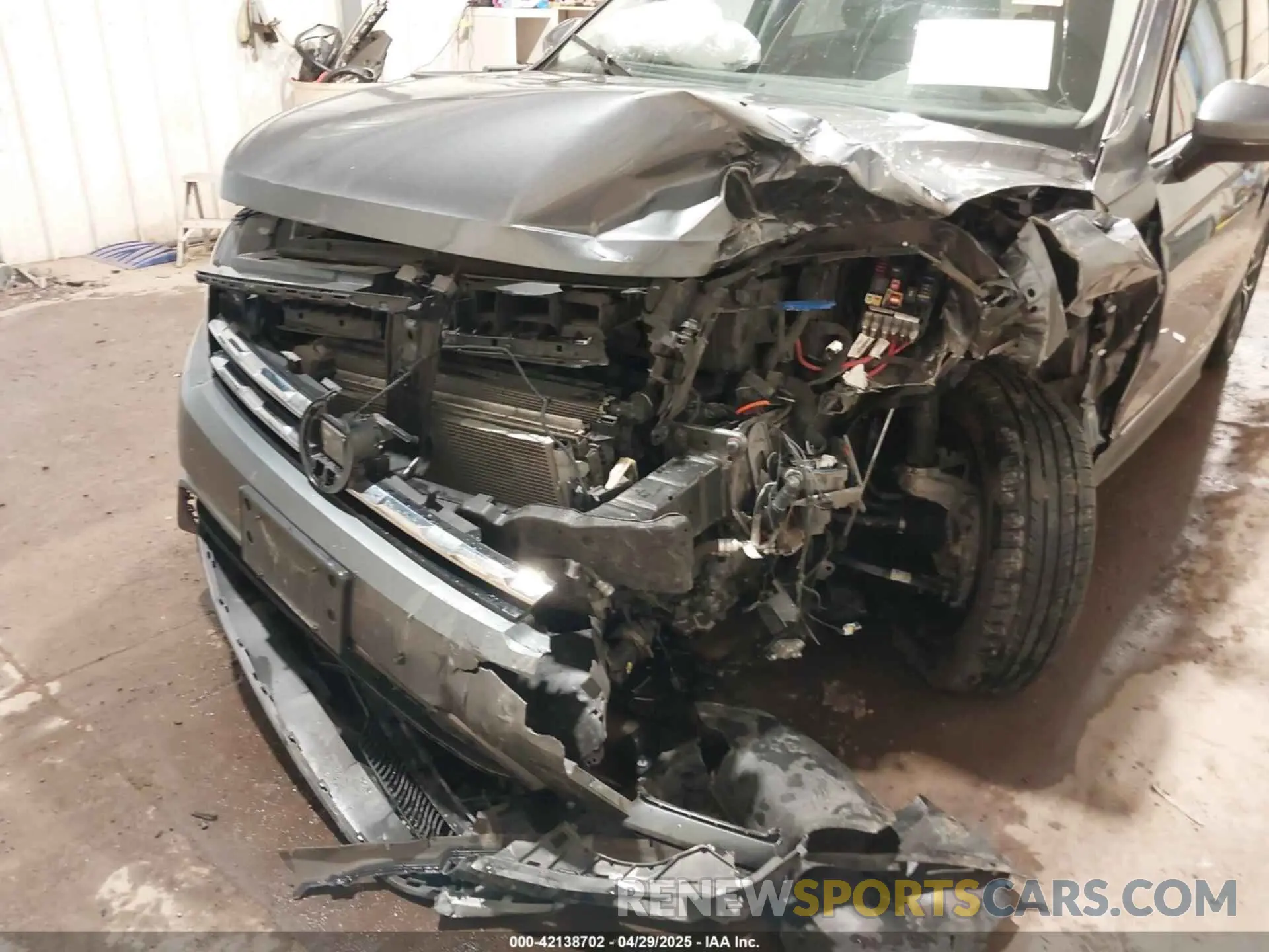 6 Photograph of a damaged car 3VV3B7AX3MM118463 VOLKSWAGEN TIGUAN 2021