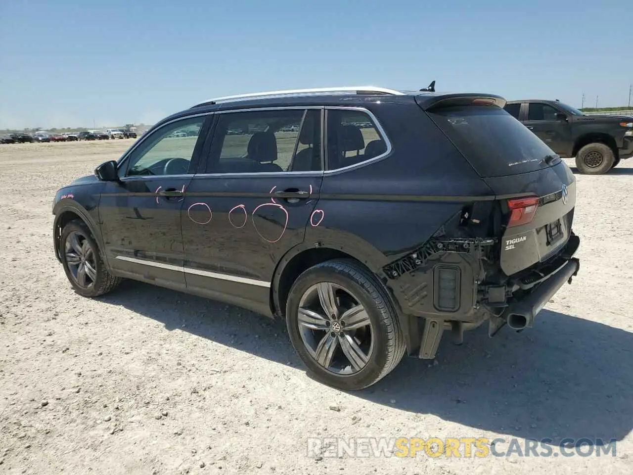 2 Photograph of a damaged car 3VV3B7AX3MM127566 VOLKSWAGEN TIGUAN 2021