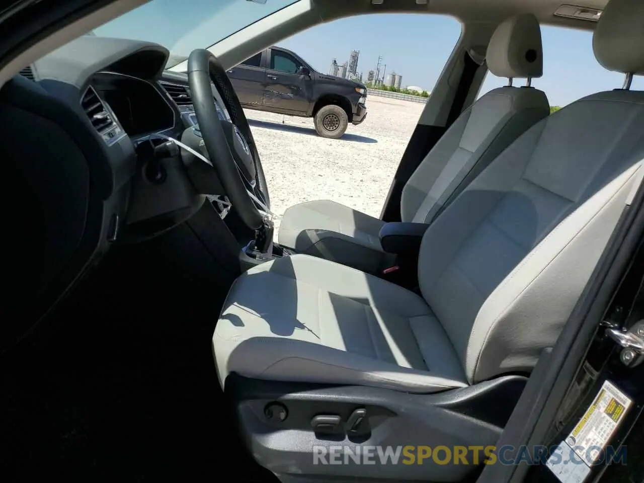 7 Photograph of a damaged car 3VV3B7AX3MM127566 VOLKSWAGEN TIGUAN 2021