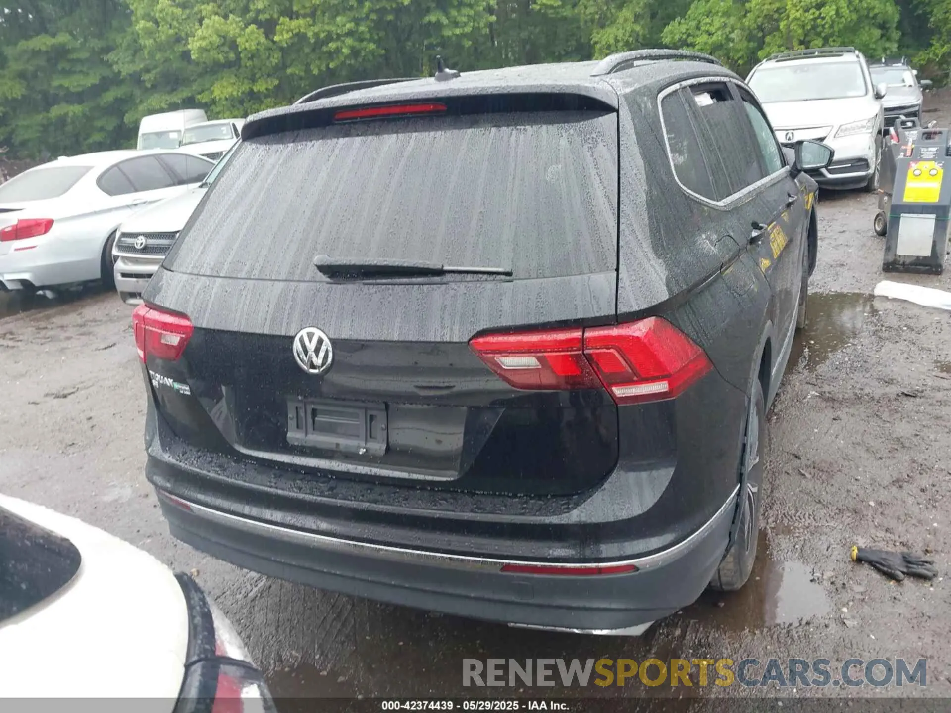 16 Photograph of a damaged car 3VV3B7AX4MM114454 VOLKSWAGEN TIGUAN 2021