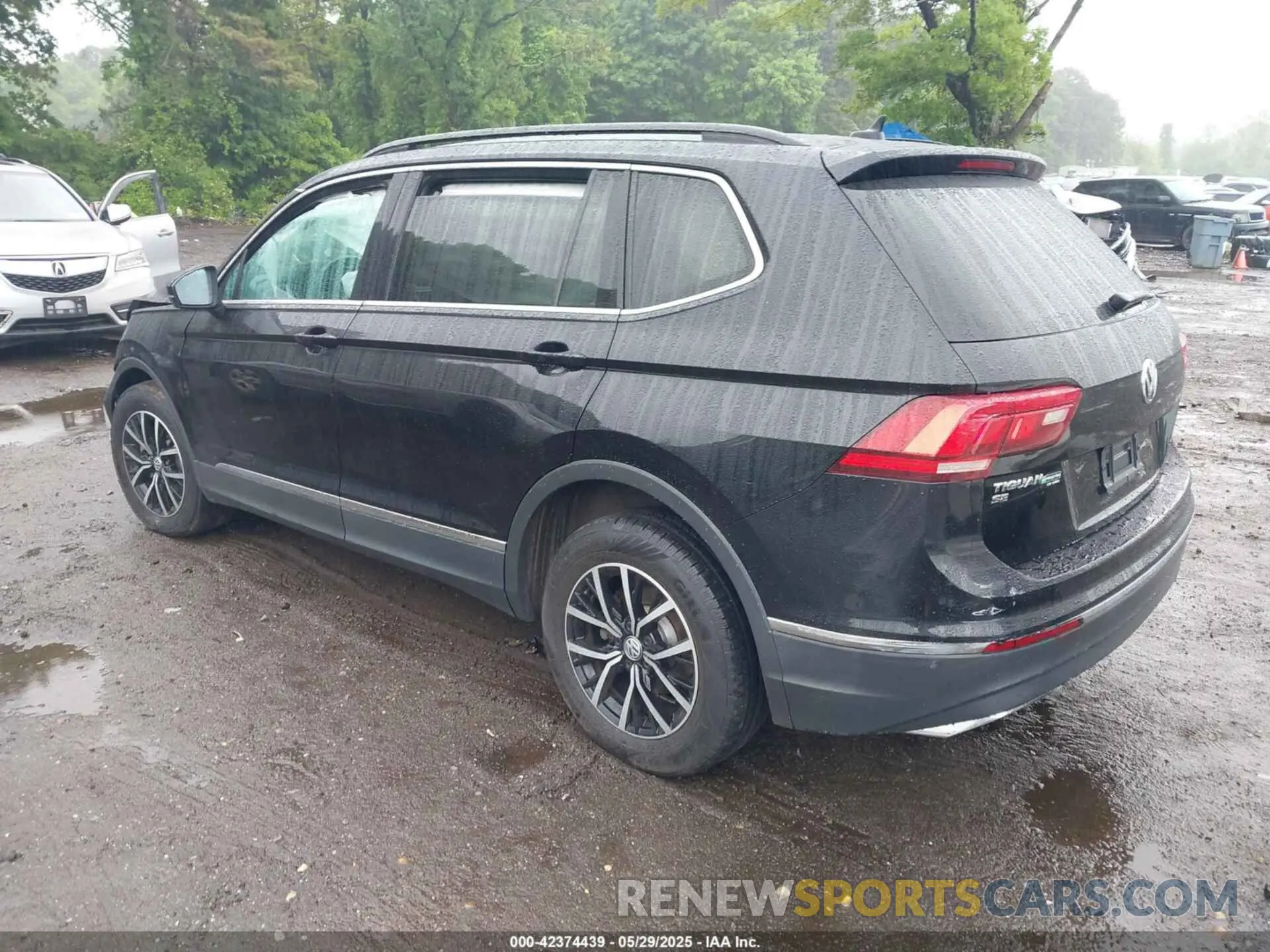 3 Photograph of a damaged car 3VV3B7AX4MM114454 VOLKSWAGEN TIGUAN 2021