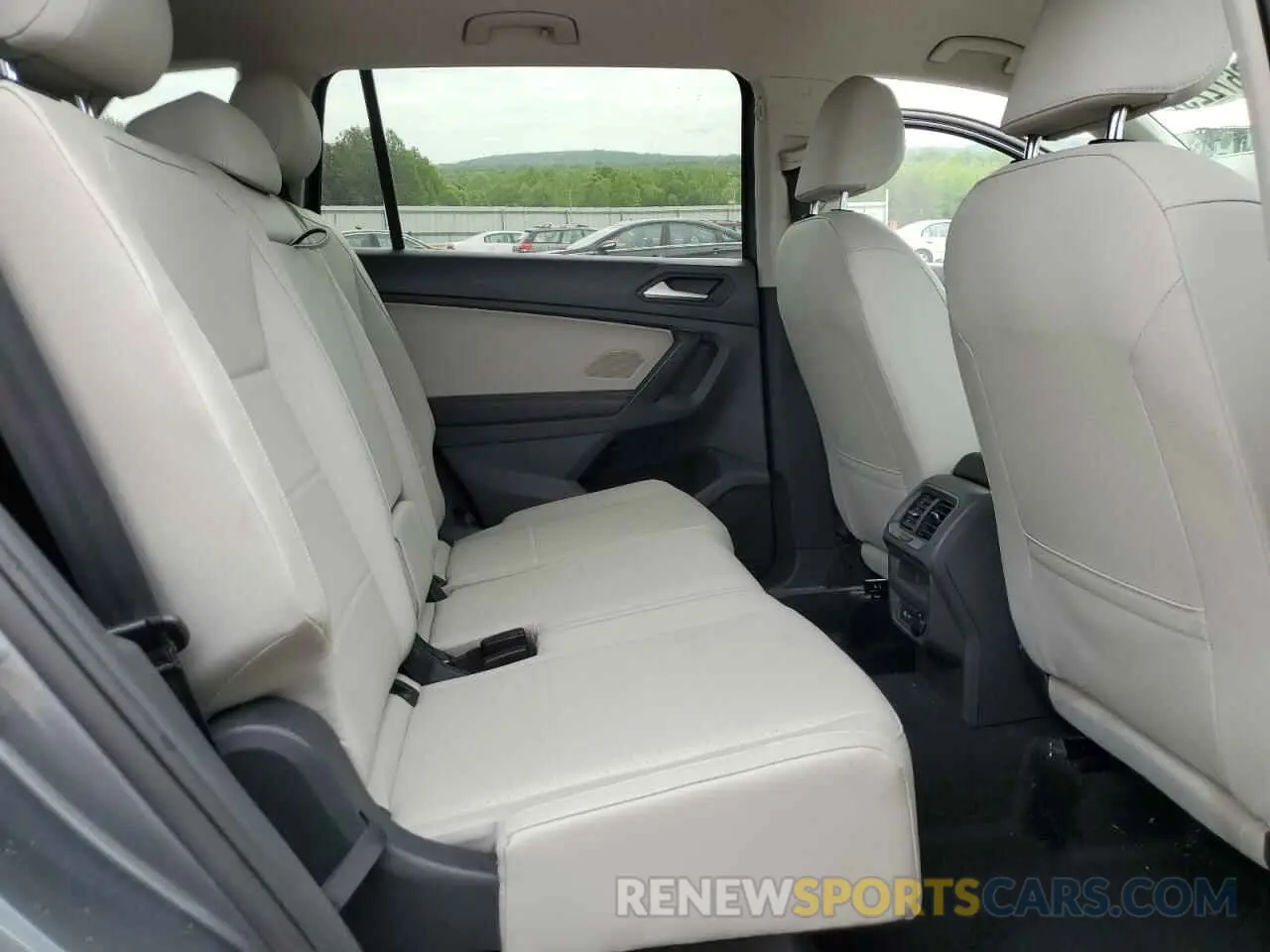 11 Photograph of a damaged car 3VV3B7AX4MM125292 VOLKSWAGEN TIGUAN 2021