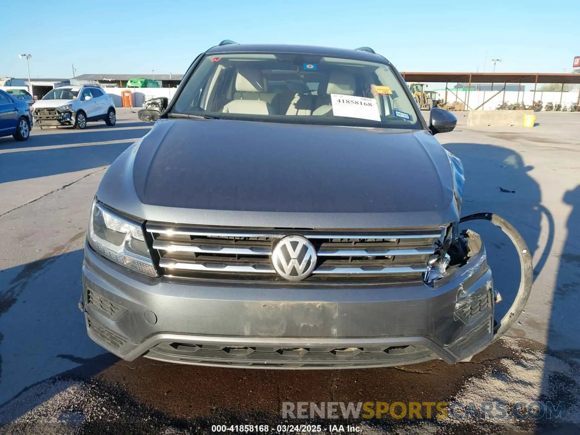 12 Photograph of a damaged car 3VV3B7AX5MM019661 VOLKSWAGEN TIGUAN 2021