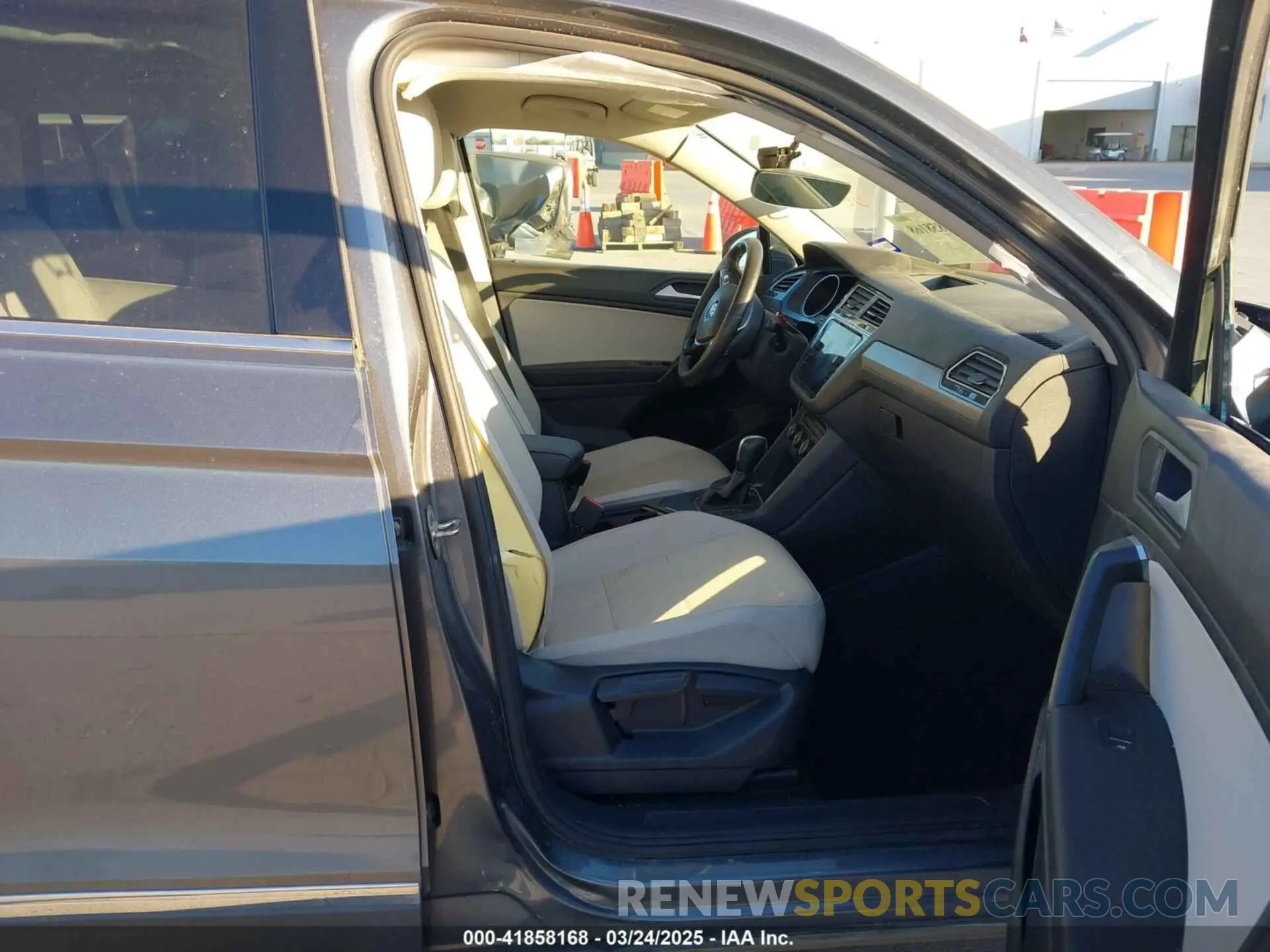 5 Photograph of a damaged car 3VV3B7AX5MM019661 VOLKSWAGEN TIGUAN 2021