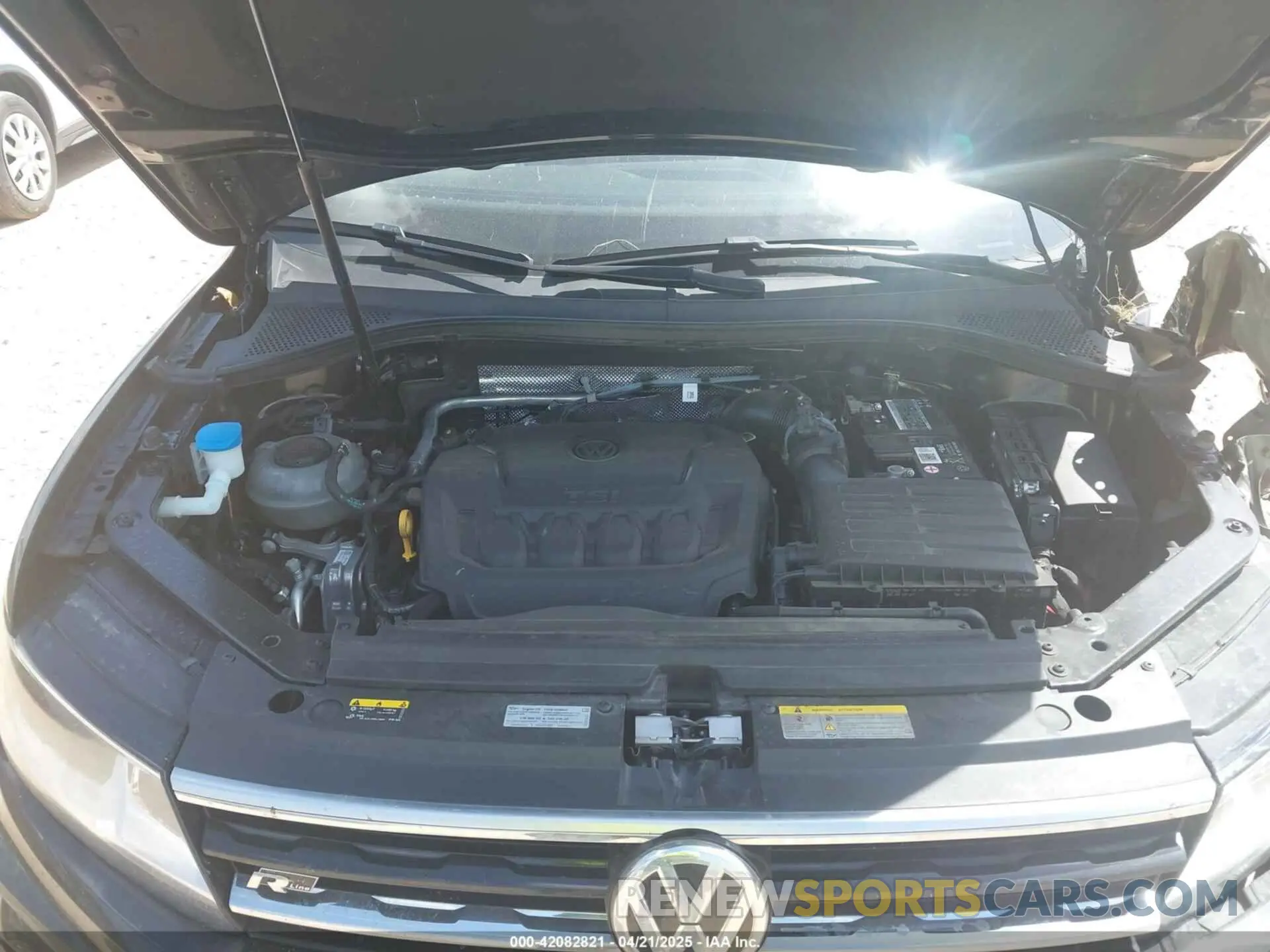 10 Photograph of a damaged car 3VV3B7AX5MM027369 VOLKSWAGEN TIGUAN 2021