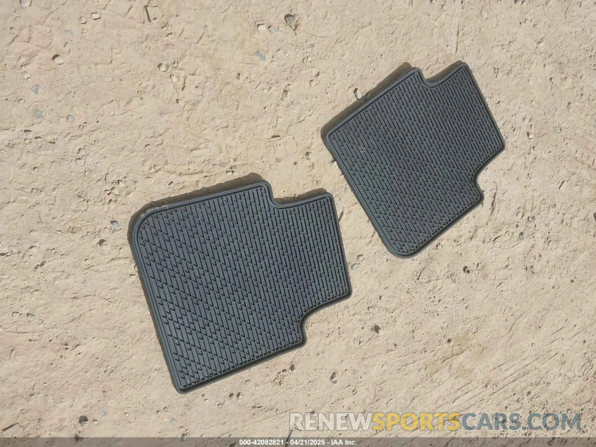 12 Photograph of a damaged car 3VV3B7AX5MM027369 VOLKSWAGEN TIGUAN 2021
