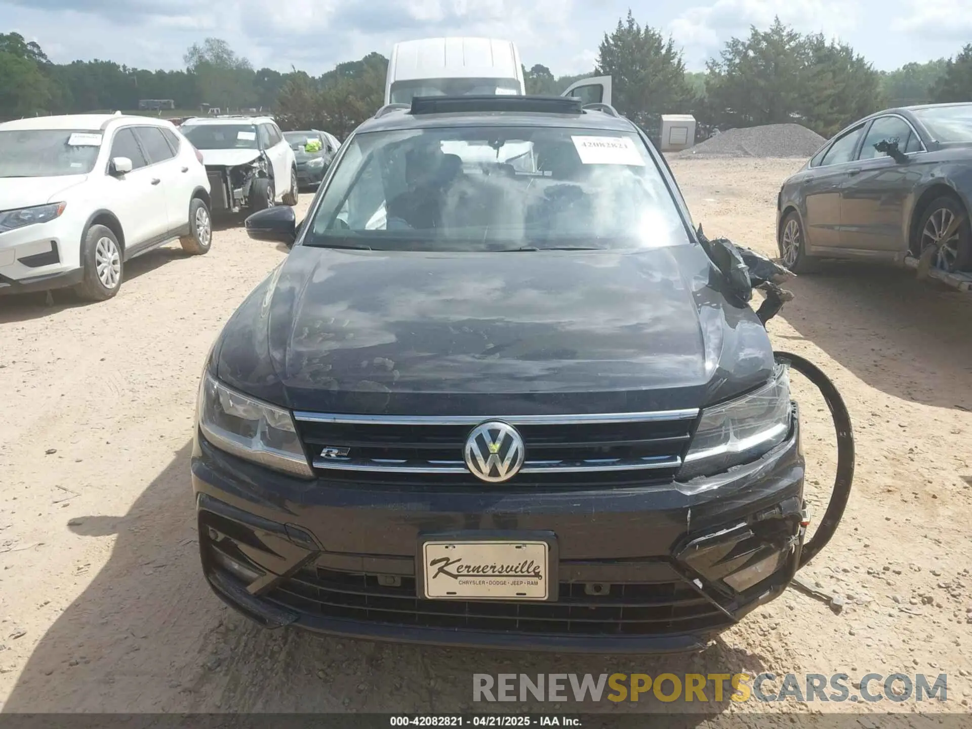 13 Photograph of a damaged car 3VV3B7AX5MM027369 VOLKSWAGEN TIGUAN 2021
