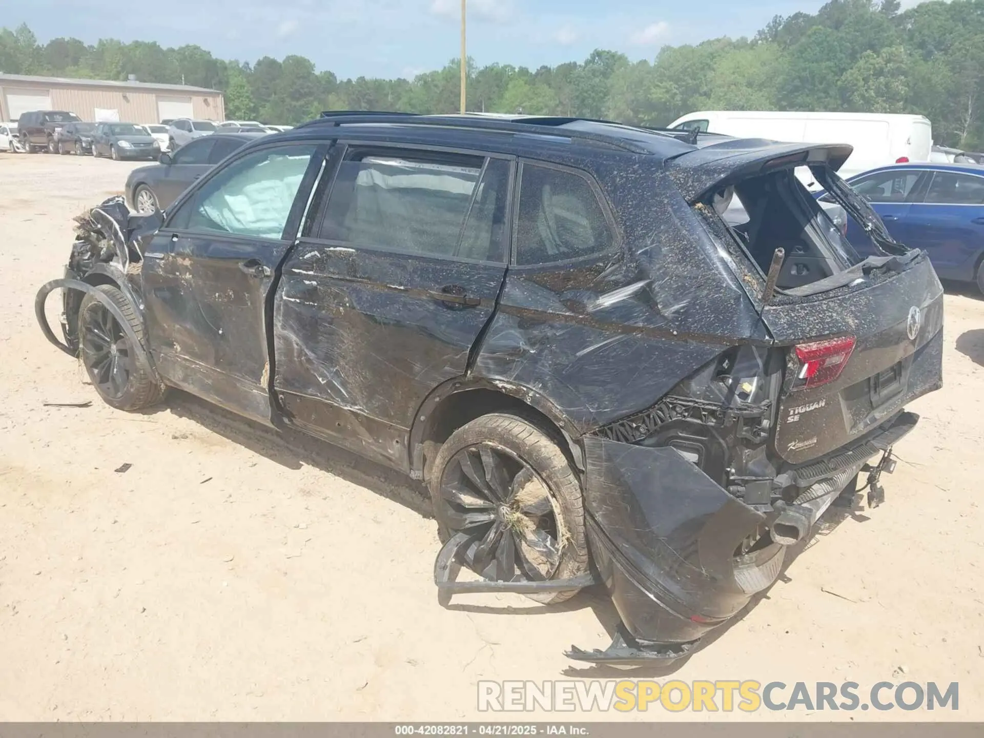 3 Photograph of a damaged car 3VV3B7AX5MM027369 VOLKSWAGEN TIGUAN 2021
