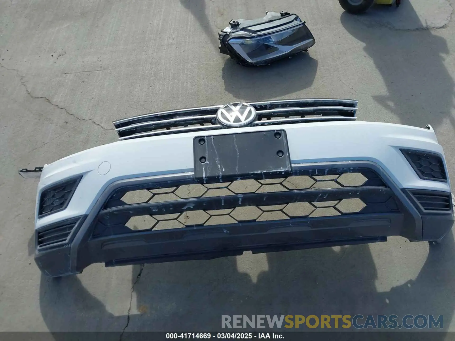 12 Photograph of a damaged car 3VV3B7AX5MM033611 VOLKSWAGEN TIGUAN 2021