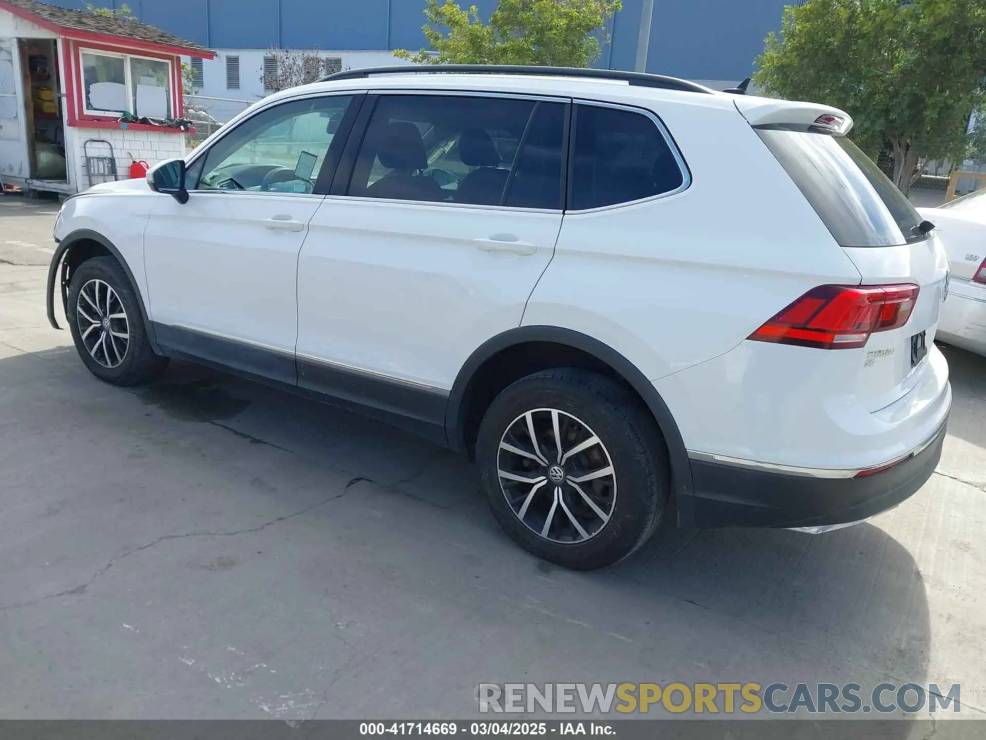 3 Photograph of a damaged car 3VV3B7AX5MM033611 VOLKSWAGEN TIGUAN 2021