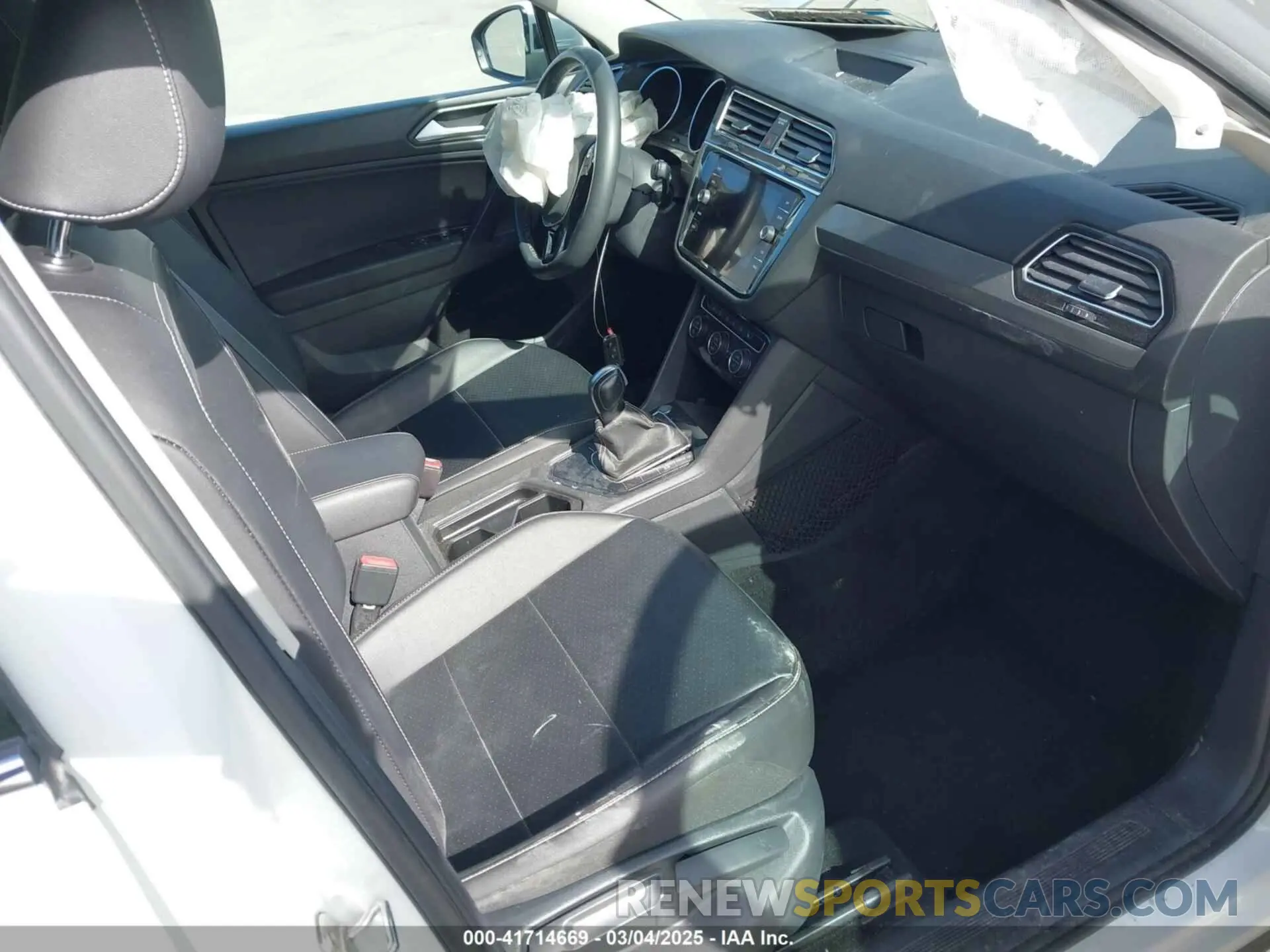 5 Photograph of a damaged car 3VV3B7AX5MM033611 VOLKSWAGEN TIGUAN 2021