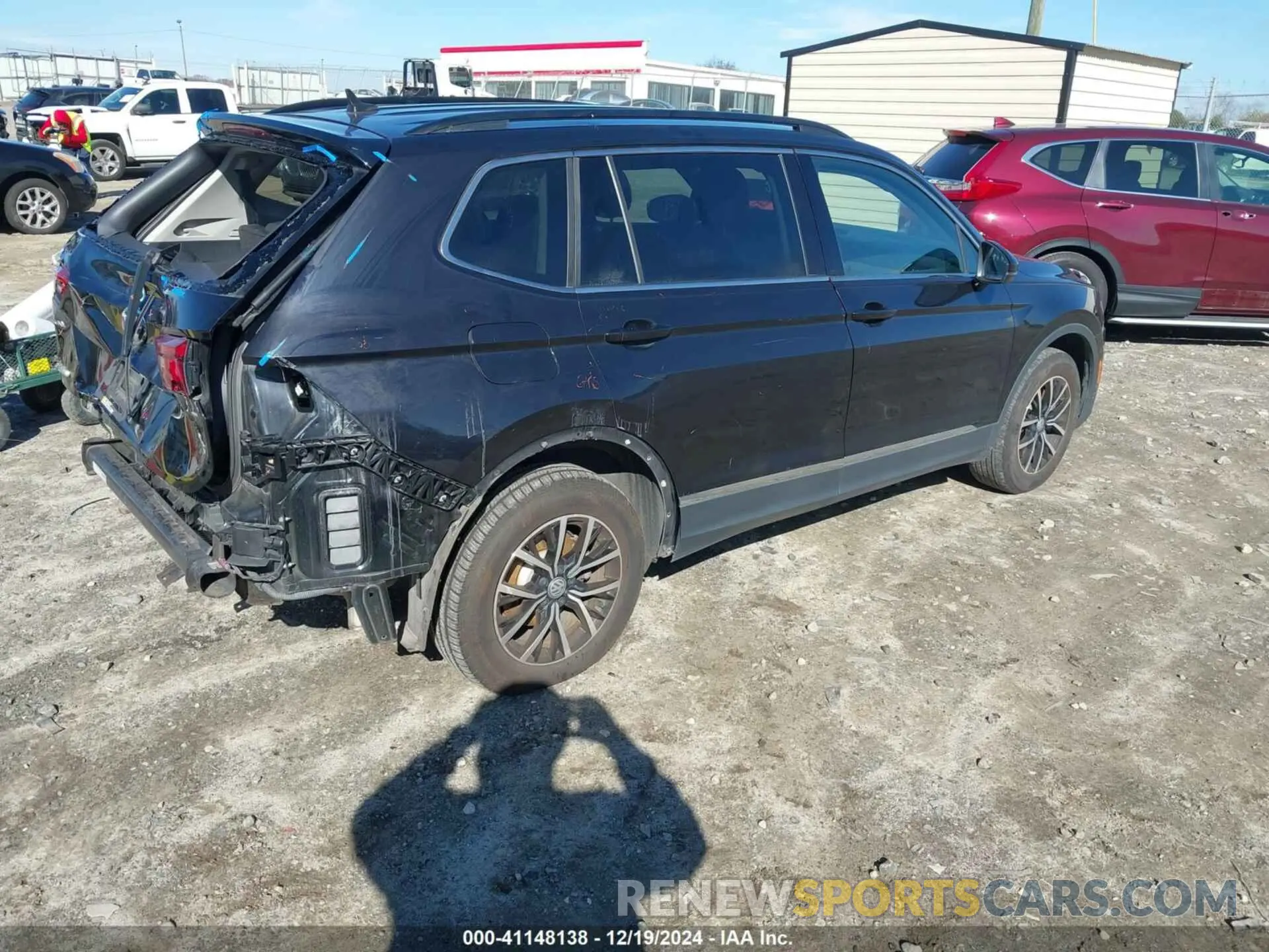 4 Photograph of a damaged car 3VV3B7AX5MM041515 VOLKSWAGEN TIGUAN 2021