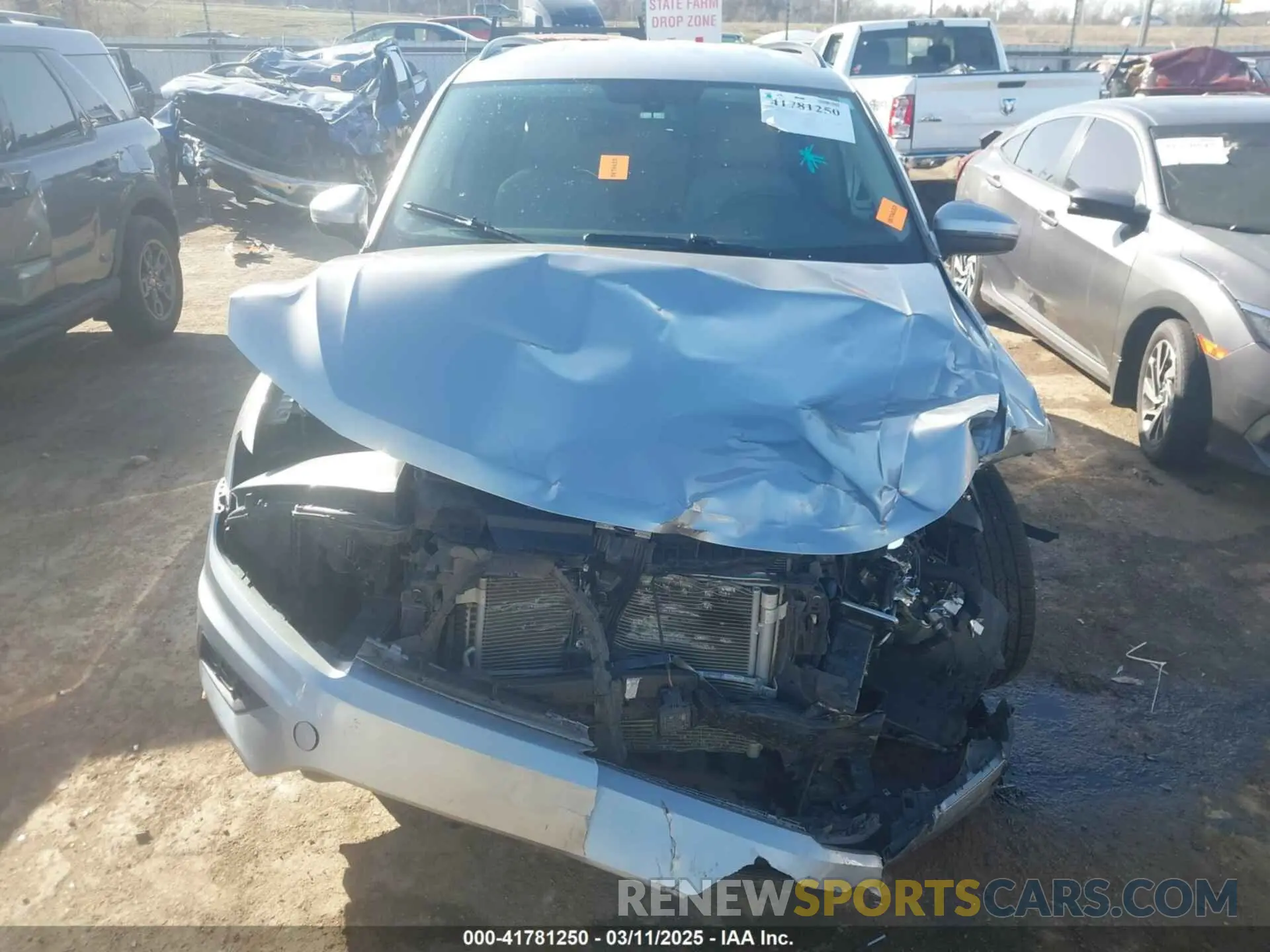 11 Photograph of a damaged car 3VV3B7AX5MM068312 VOLKSWAGEN TIGUAN 2021