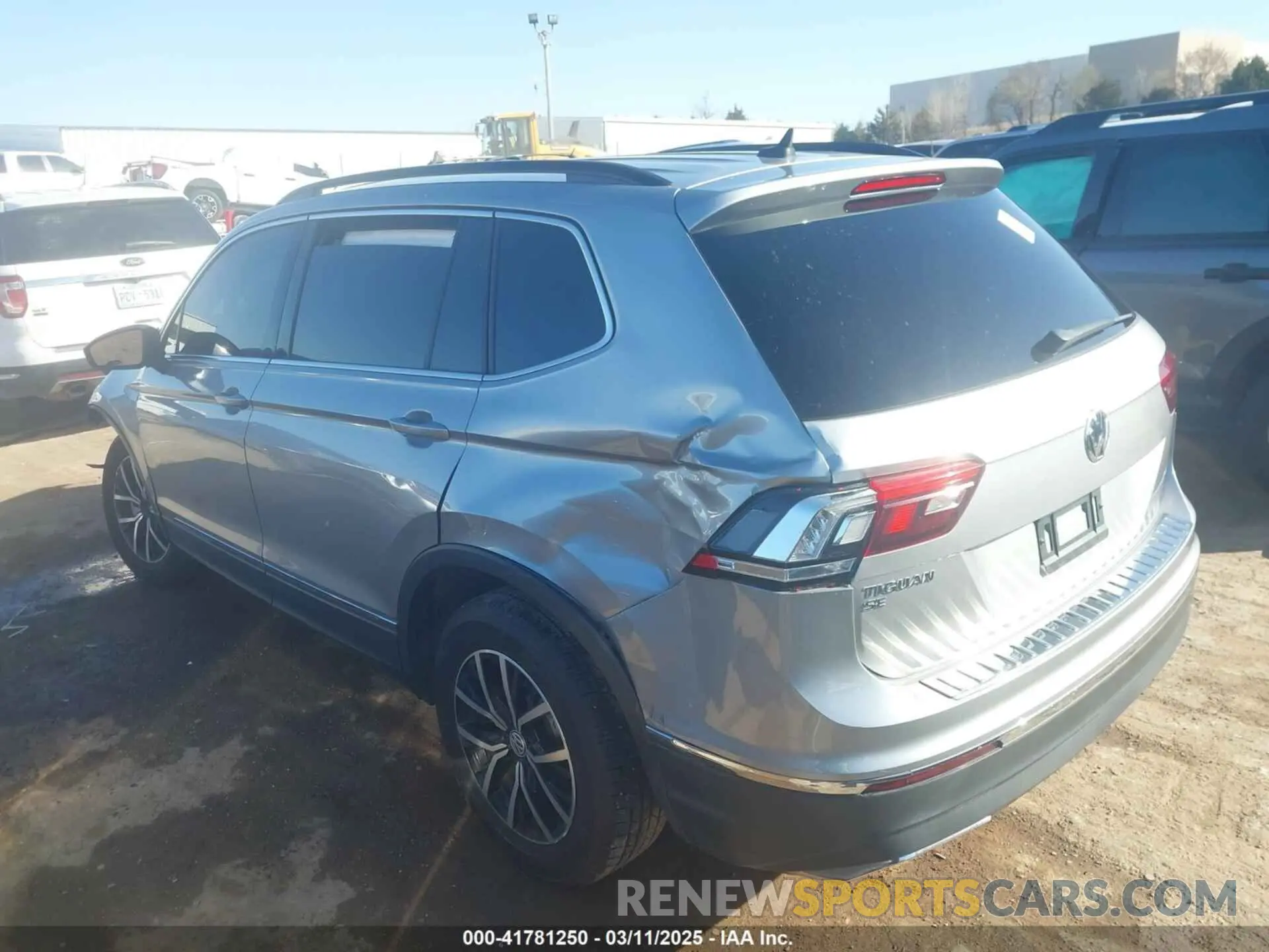 13 Photograph of a damaged car 3VV3B7AX5MM068312 VOLKSWAGEN TIGUAN 2021