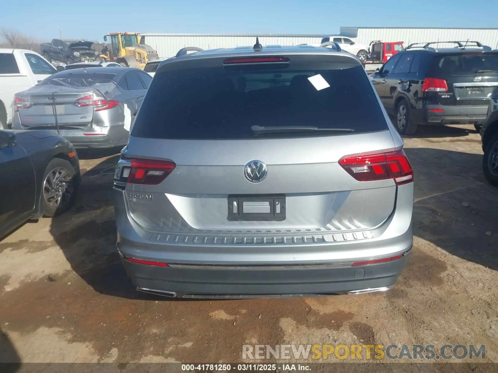 15 Photograph of a damaged car 3VV3B7AX5MM068312 VOLKSWAGEN TIGUAN 2021