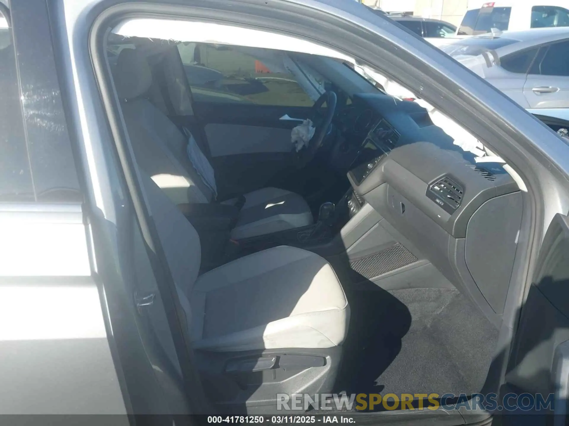 5 Photograph of a damaged car 3VV3B7AX5MM068312 VOLKSWAGEN TIGUAN 2021