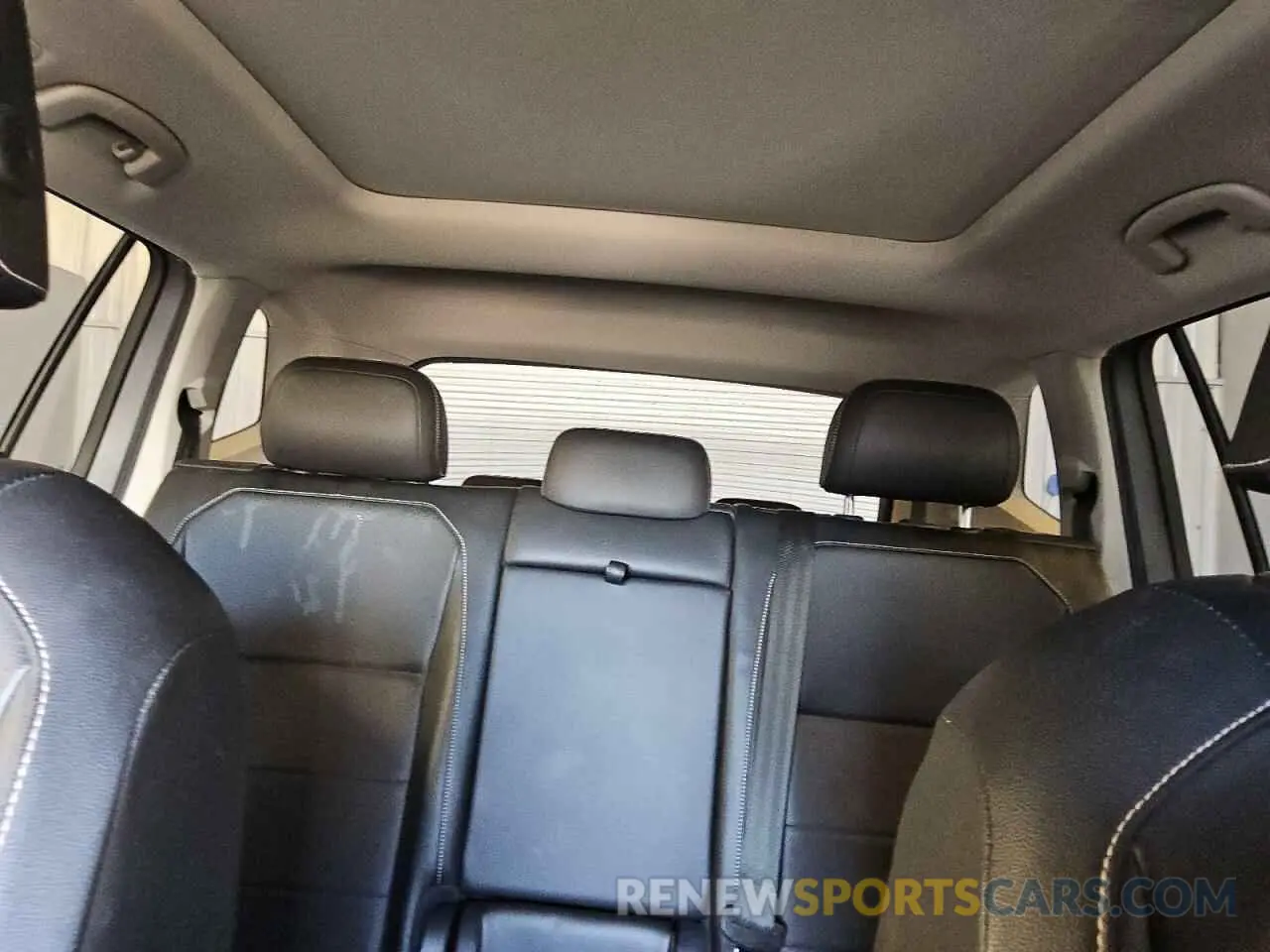 10 Photograph of a damaged car 3VV3B7AX5MM112244 VOLKSWAGEN TIGUAN 2021