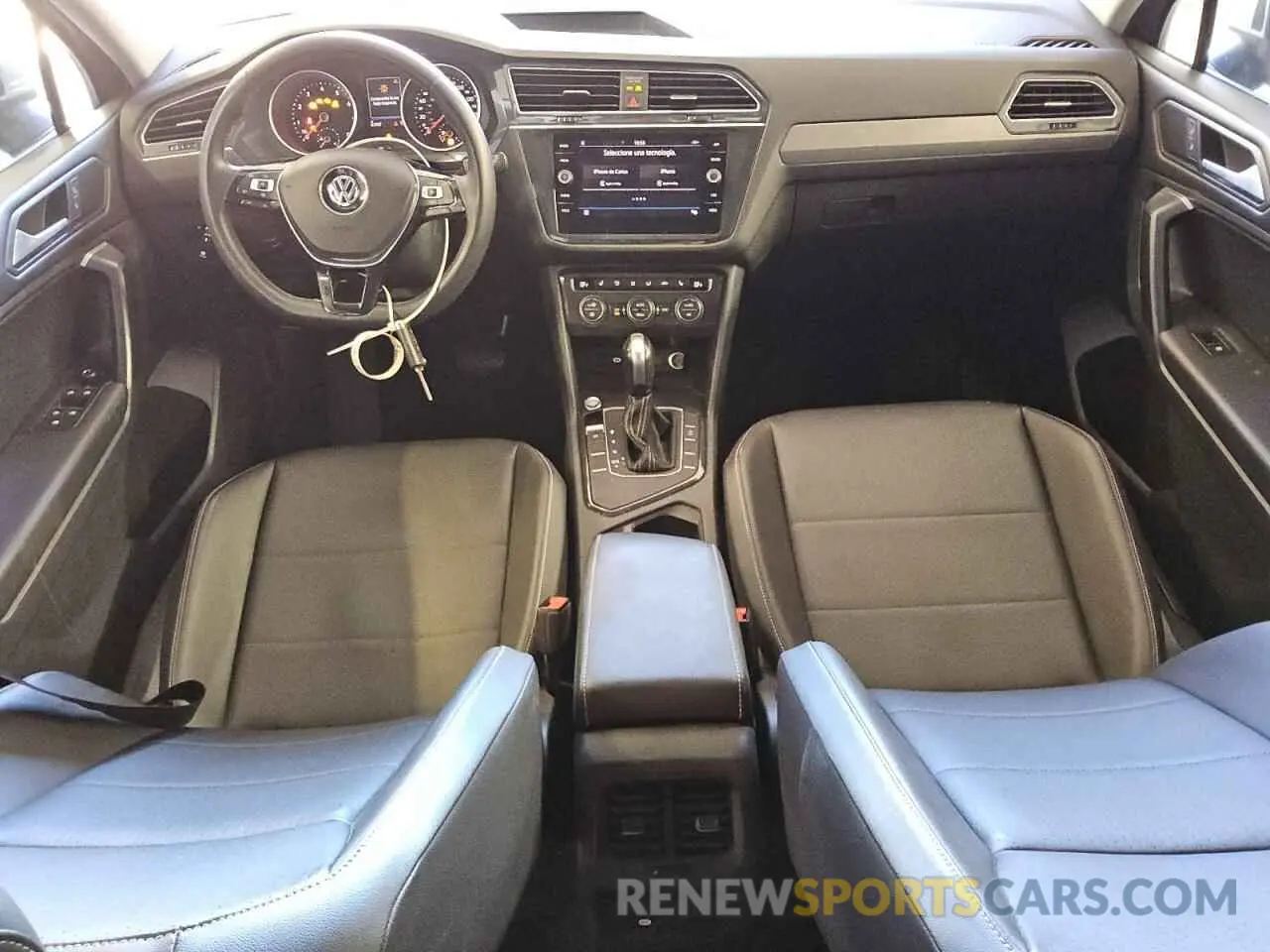 8 Photograph of a damaged car 3VV3B7AX5MM112244 VOLKSWAGEN TIGUAN 2021