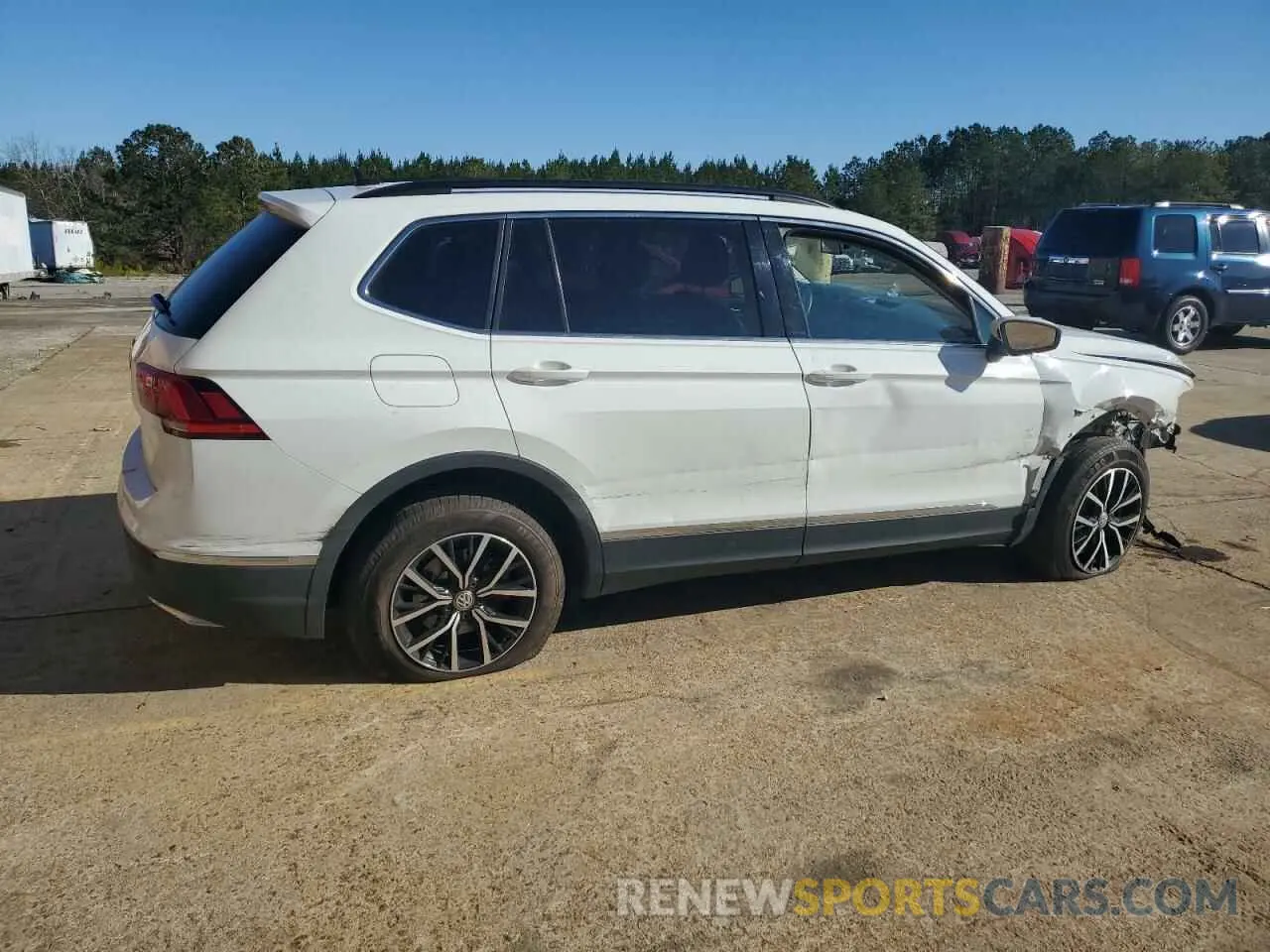 3 Photograph of a damaged car 3VV3B7AX5MM114205 VOLKSWAGEN TIGUAN 2021