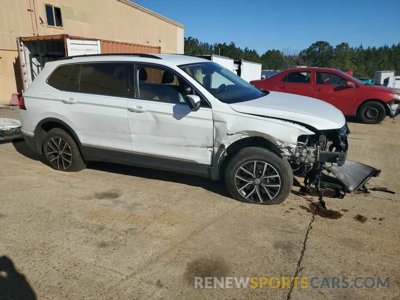 4 Photograph of a damaged car 3VV3B7AX5MM114205 VOLKSWAGEN TIGUAN 2021