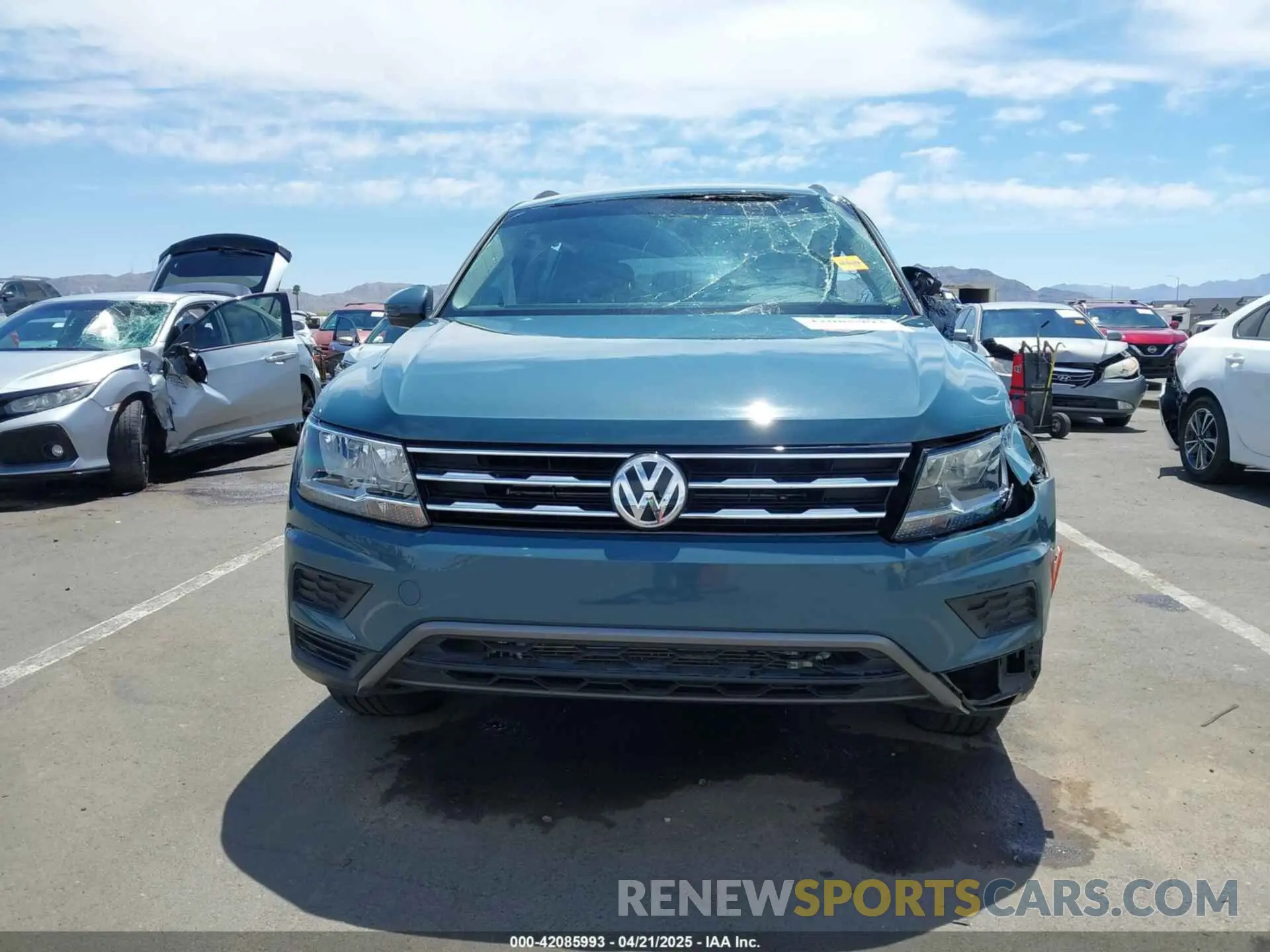 12 Photograph of a damaged car 3VV3B7AX5MM146829 VOLKSWAGEN TIGUAN 2021