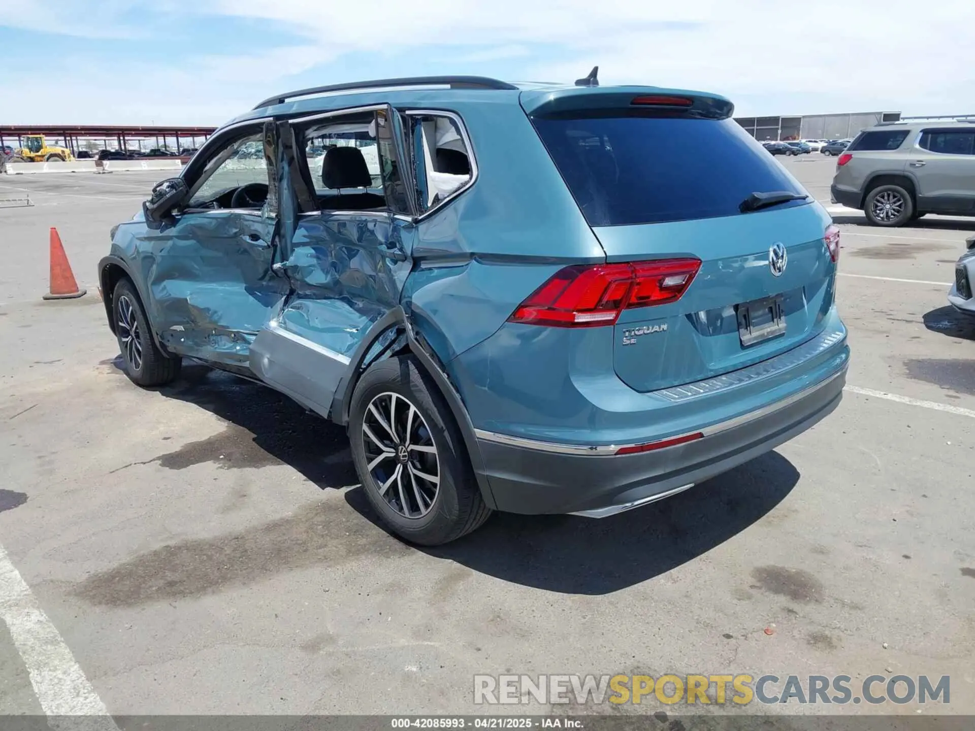 3 Photograph of a damaged car 3VV3B7AX5MM146829 VOLKSWAGEN TIGUAN 2021