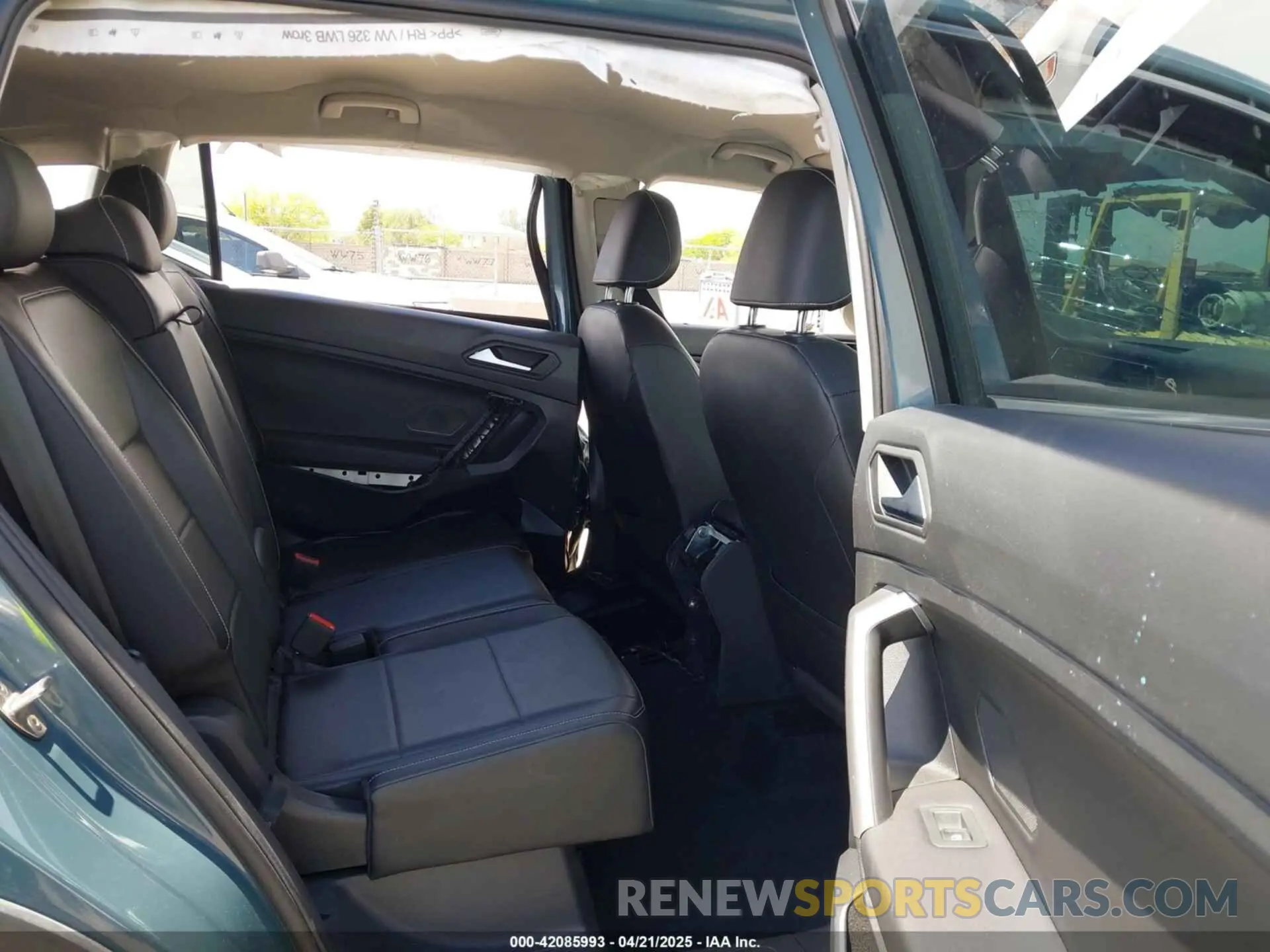 8 Photograph of a damaged car 3VV3B7AX5MM146829 VOLKSWAGEN TIGUAN 2021