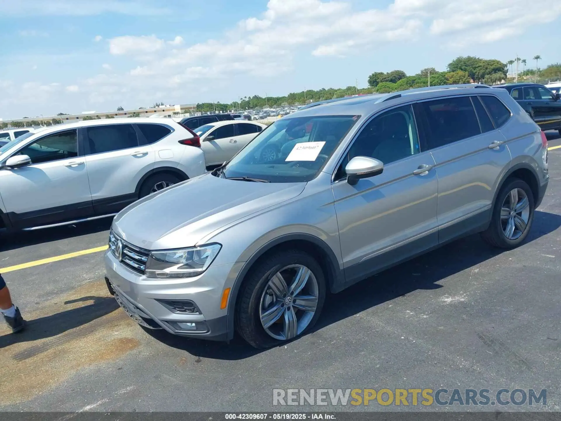 2 Photograph of a damaged car 3VV3B7AX6MM035657 VOLKSWAGEN TIGUAN 2021