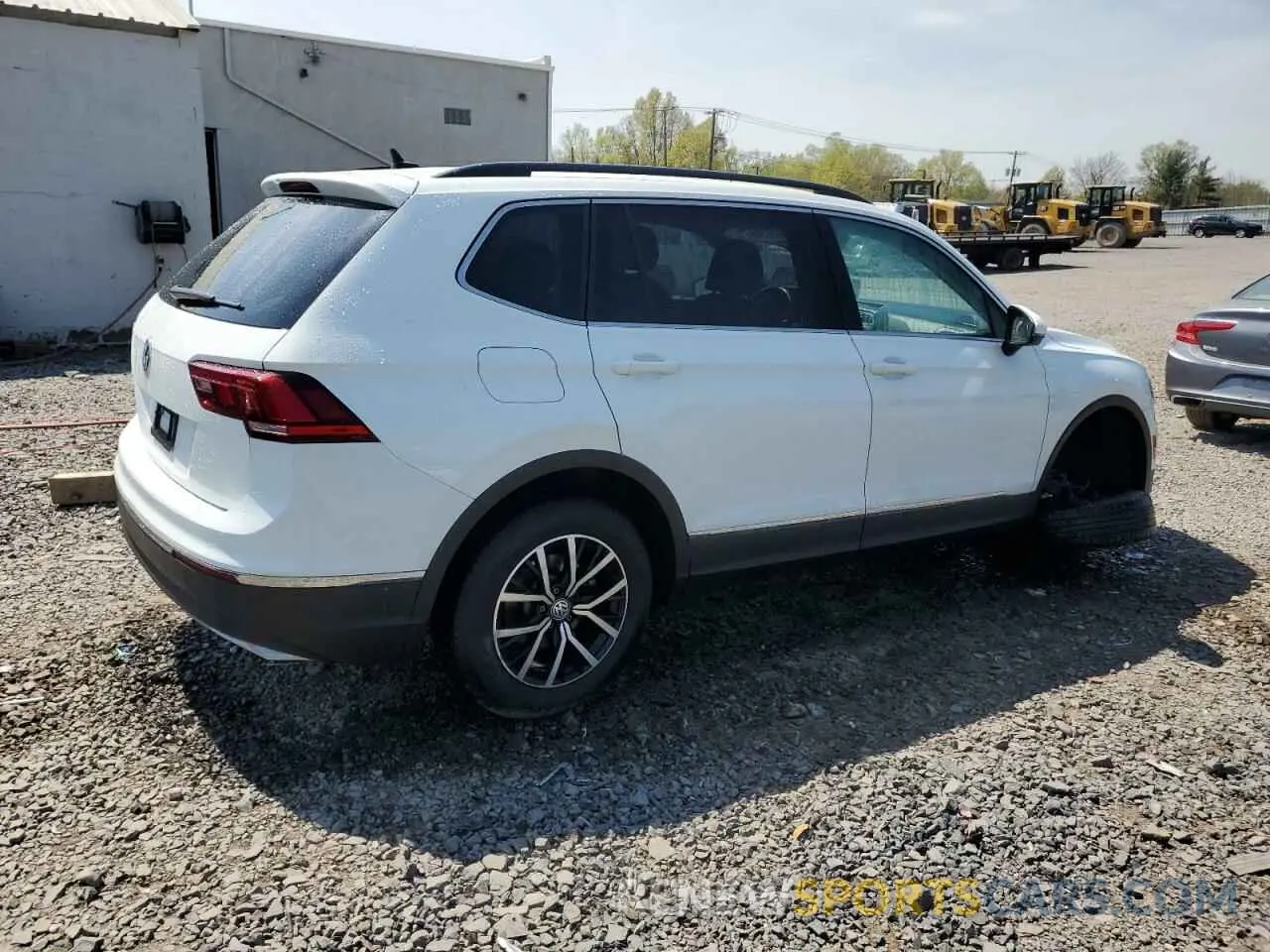 3 Photograph of a damaged car 3VV3B7AX6MM068304 VOLKSWAGEN TIGUAN 2021