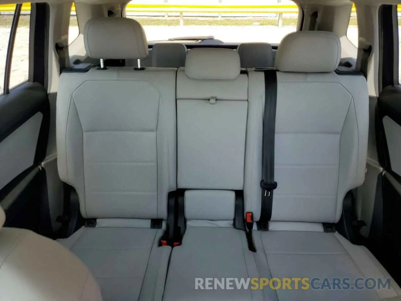 10 Photograph of a damaged car 3VV3B7AX6MM073311 VOLKSWAGEN TIGUAN 2021