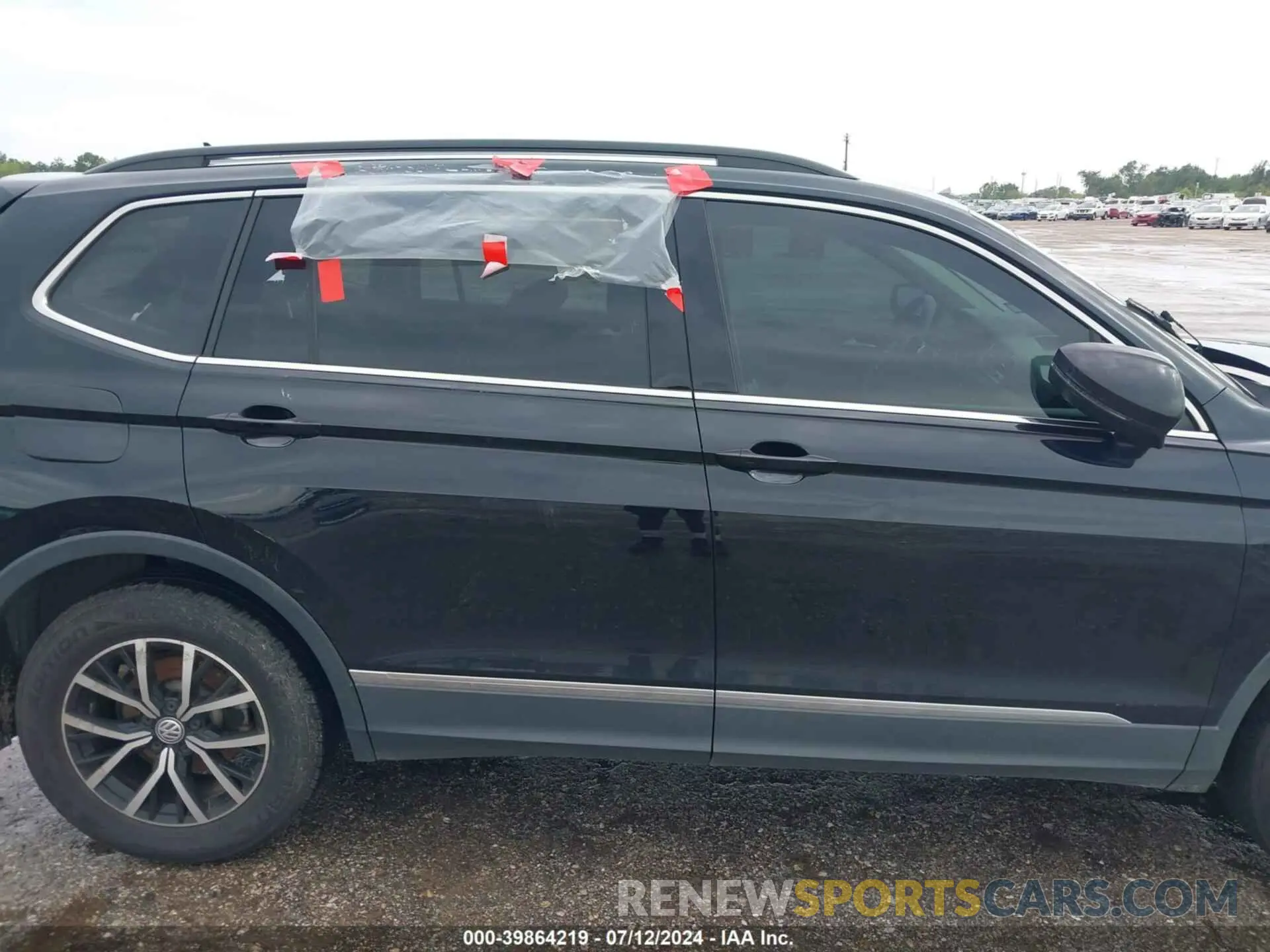 13 Photograph of a damaged car 3VV3B7AX7MM004286 VOLKSWAGEN TIGUAN 2021