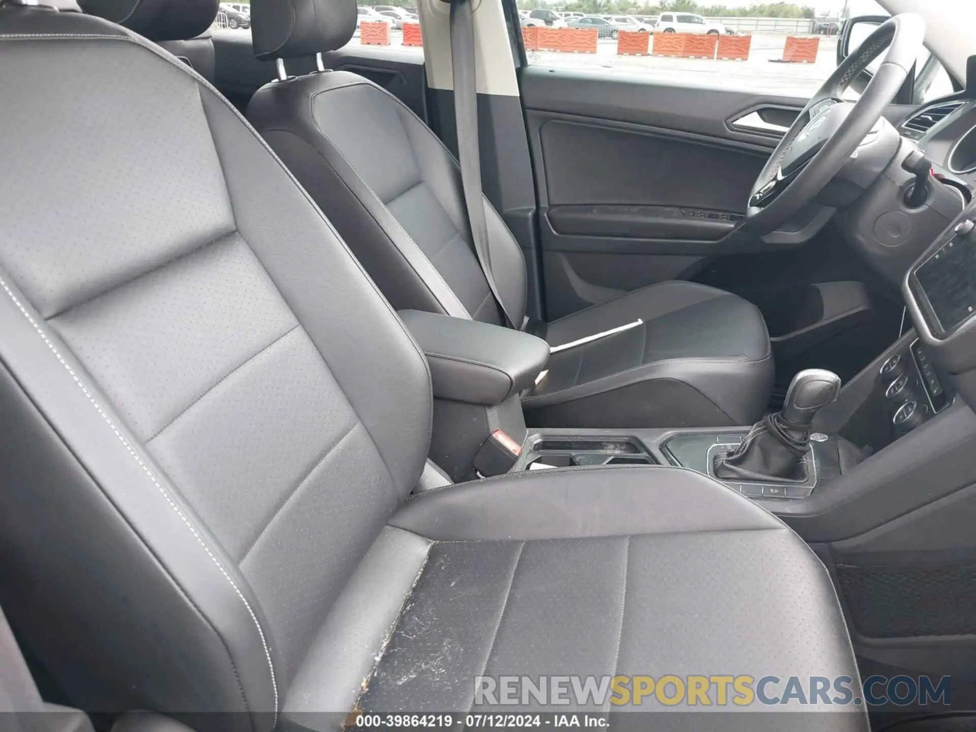 8 Photograph of a damaged car 3VV3B7AX7MM004286 VOLKSWAGEN TIGUAN 2021