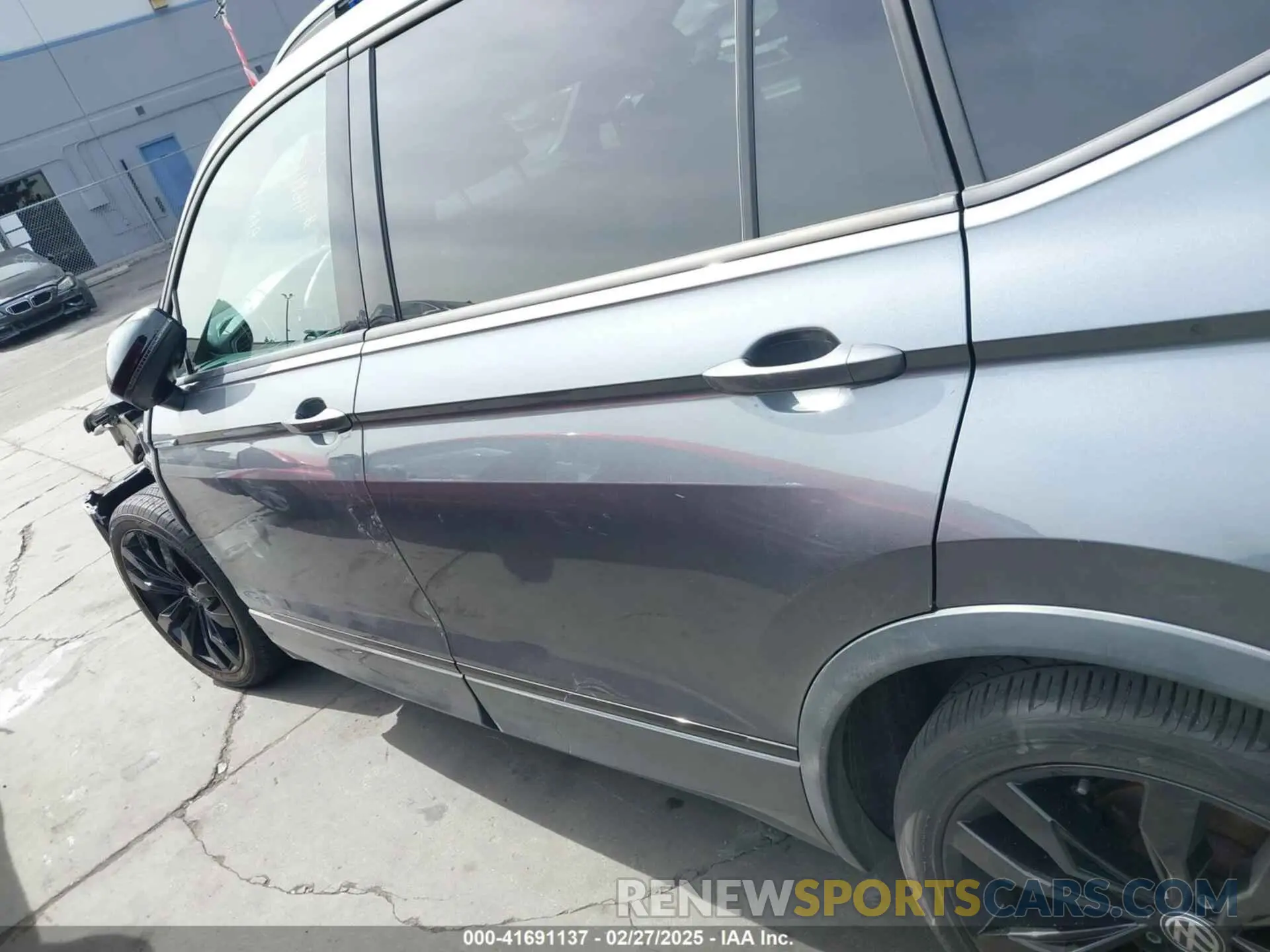 15 Photograph of a damaged car 3VV3B7AX7MM037871 VOLKSWAGEN TIGUAN 2021