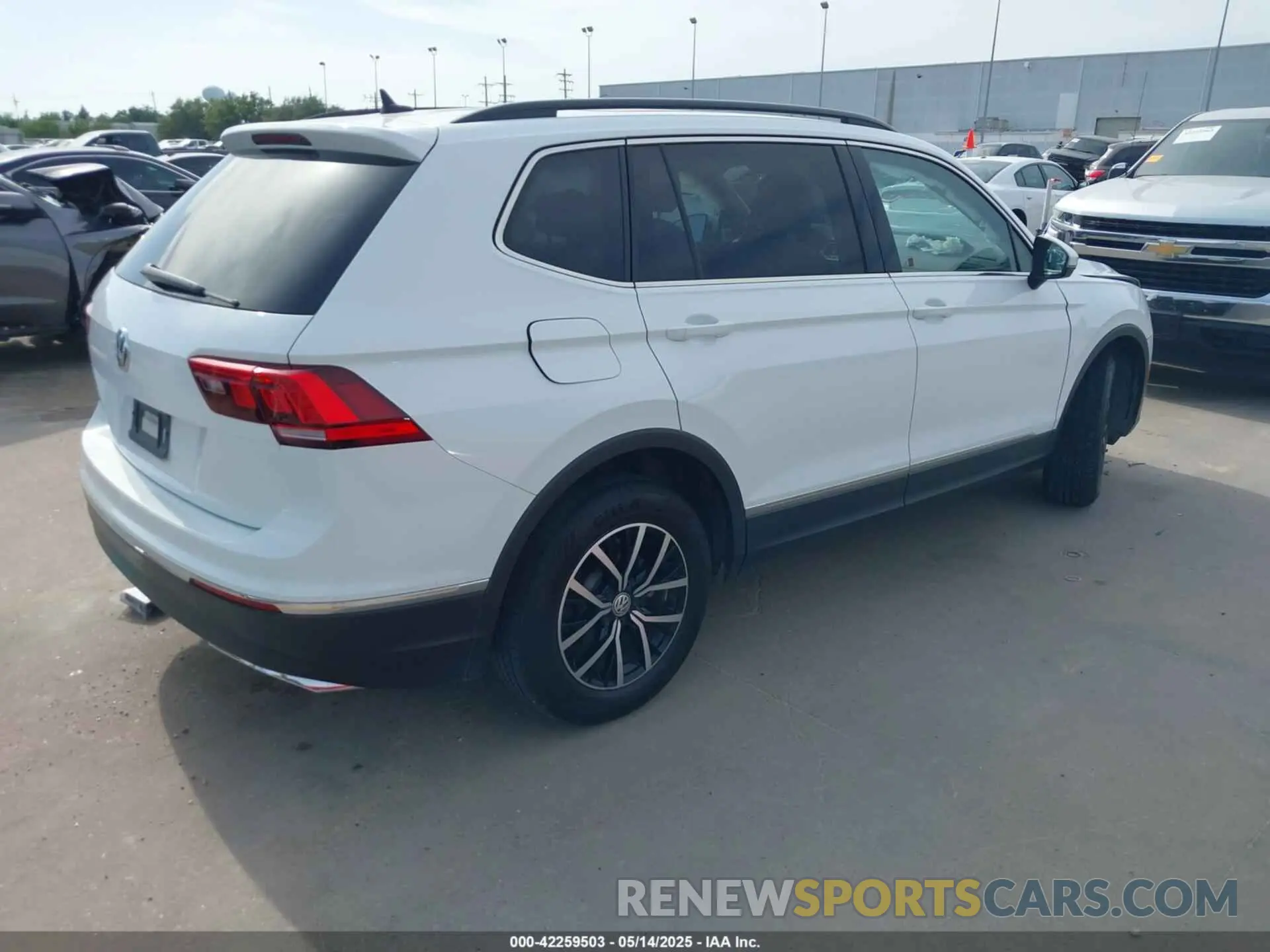 4 Photograph of a damaged car 3VV3B7AX7MM065332 VOLKSWAGEN TIGUAN 2021