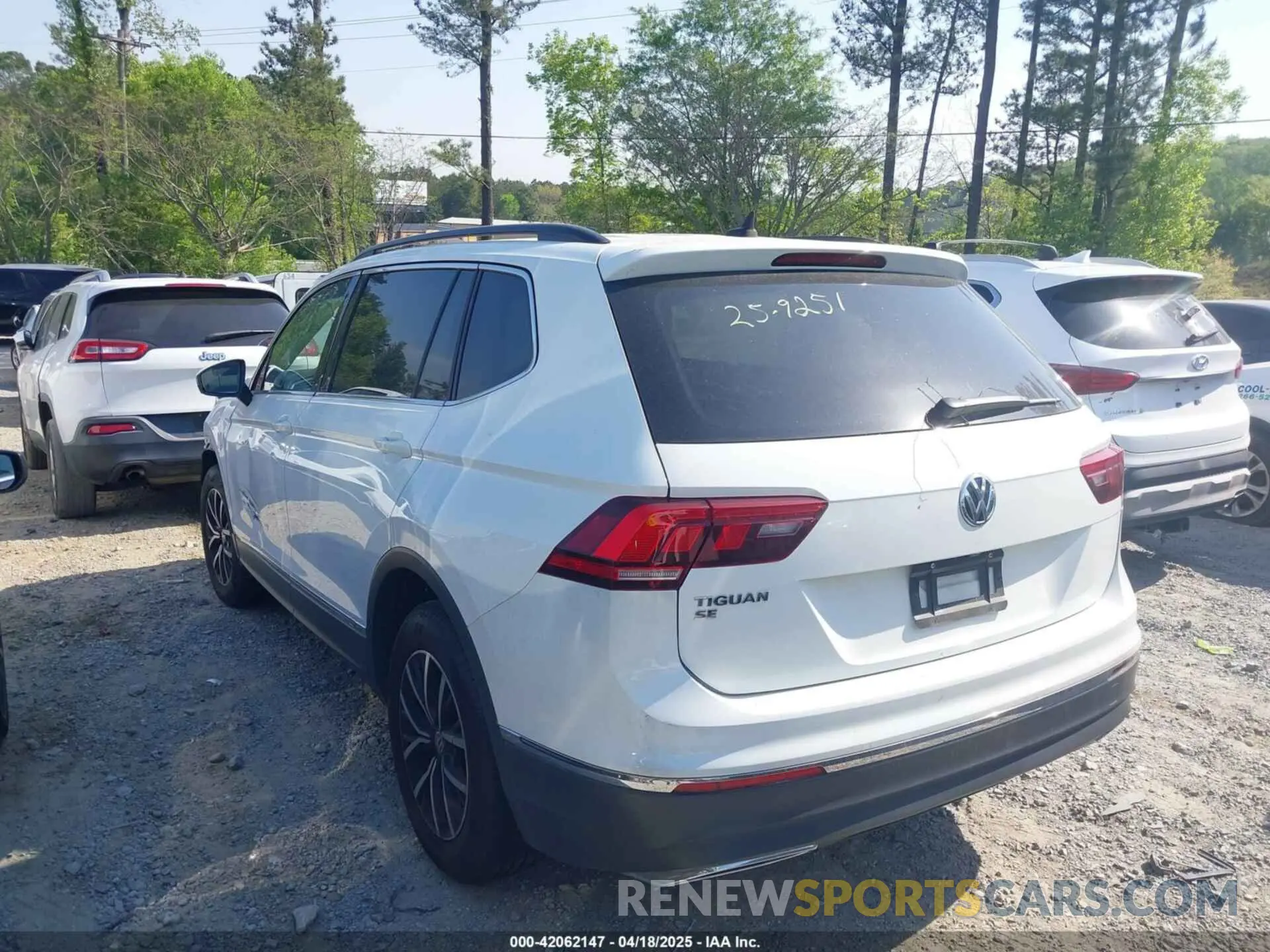 3 Photograph of a damaged car 3VV3B7AX7MM080266 VOLKSWAGEN TIGUAN 2021